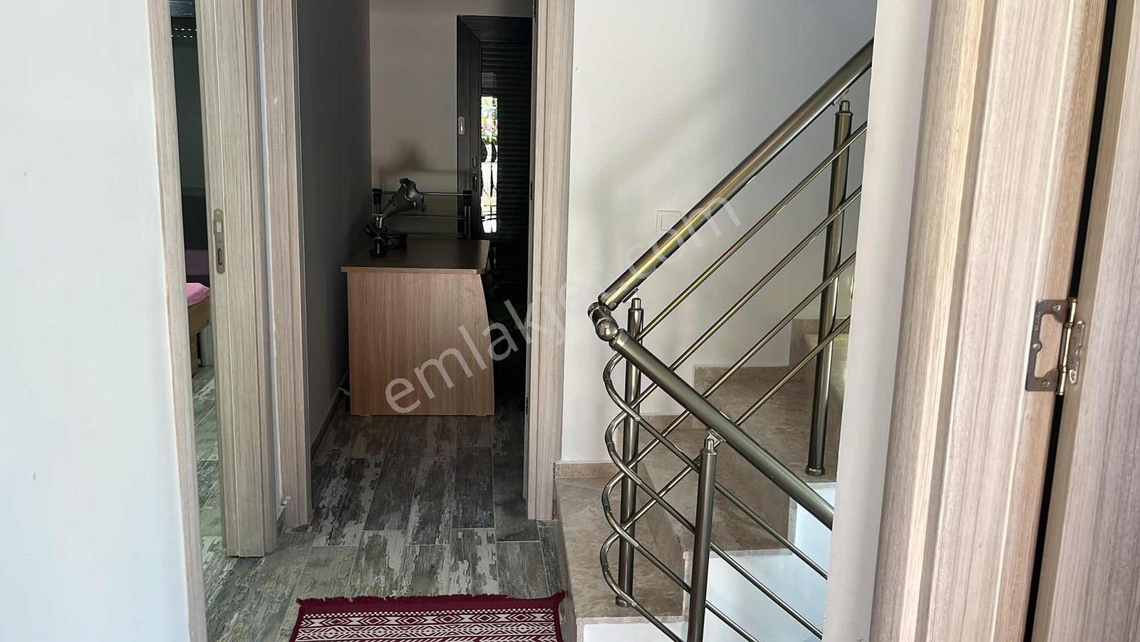 27 Yeni Foçada Deniz Manzaralı 6+1 Satılık Müstakil Villa — fotoğraf 32