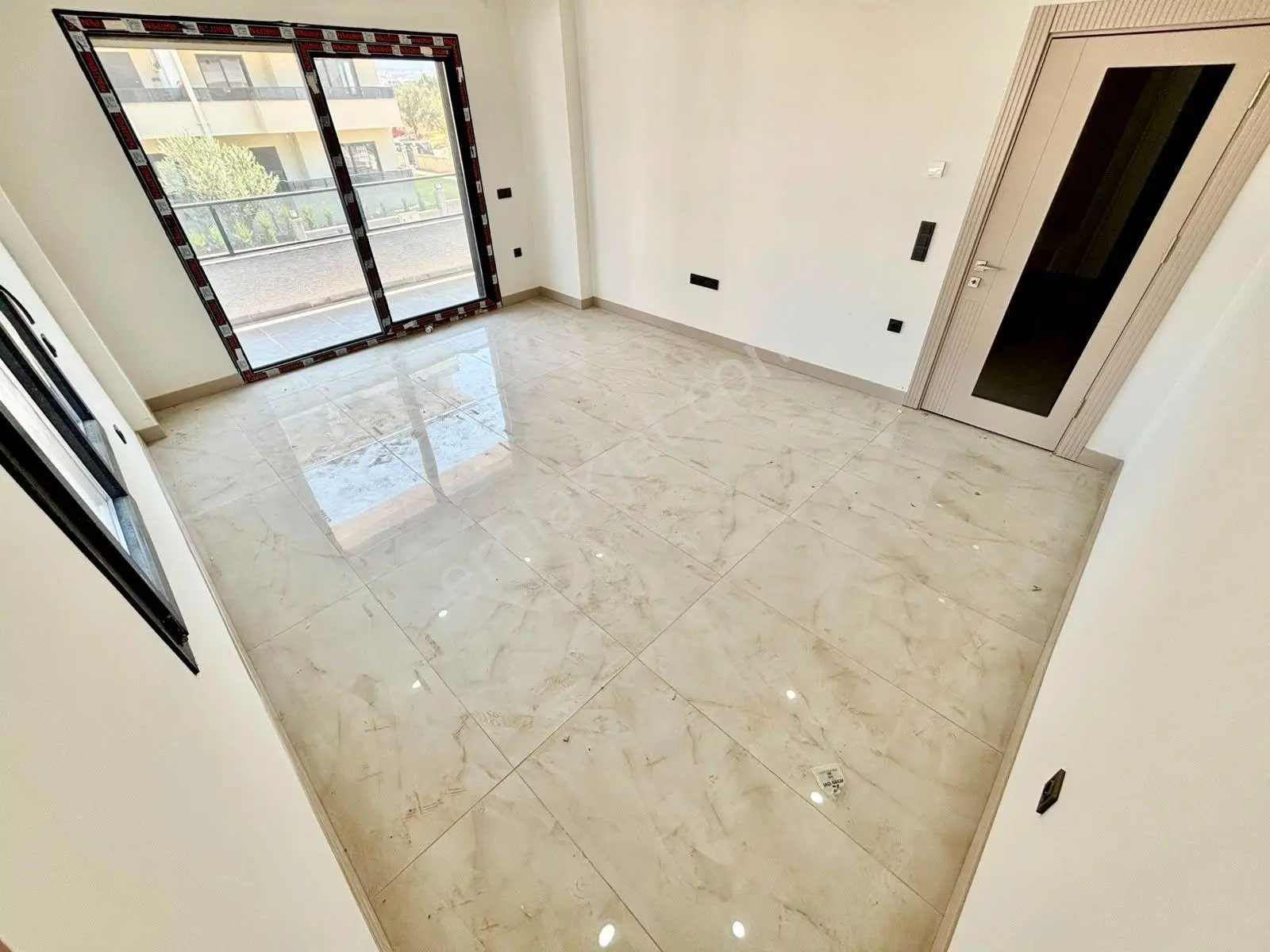 ꧁ay Emlaktan꧂burhaniye Bademalanında Arakat Ön Cephe Ebeveyn Banyolu Satılık 2+1 Ultra Lüks Daire — fotoğraf 12