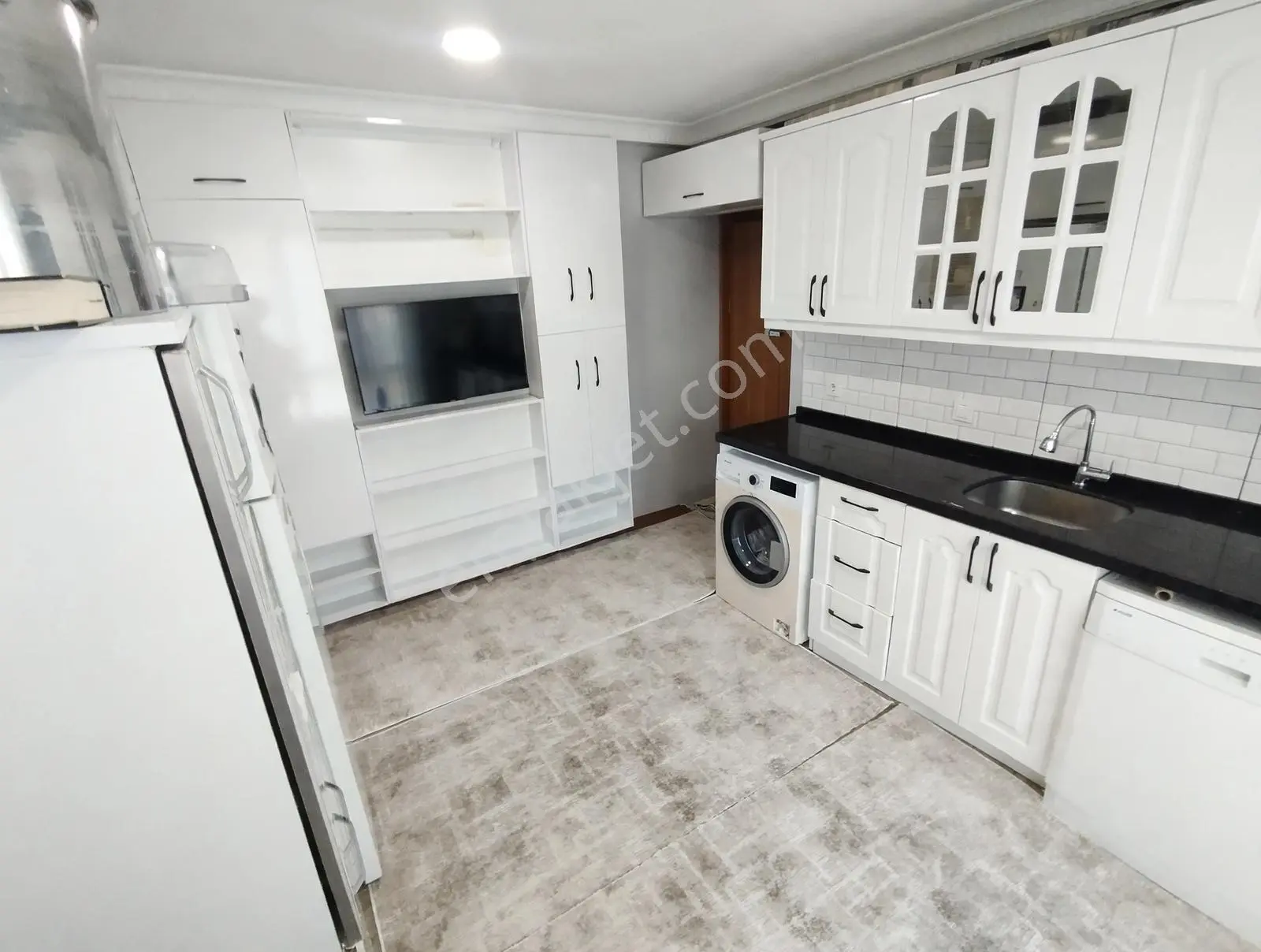 Arnavutköy Taşolukta Satılık Geniş 1+1 Daire — fotoğraf 2