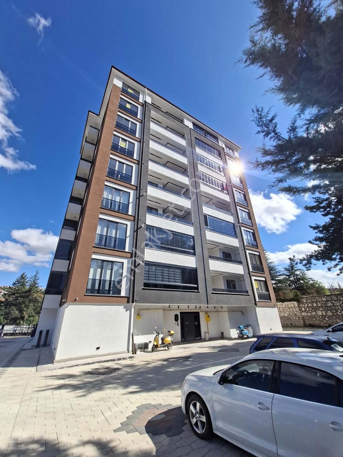 Değişim Emlak'Tan Kışla Lıyf Apartmanın Da Satılık 2,5+1 Daire