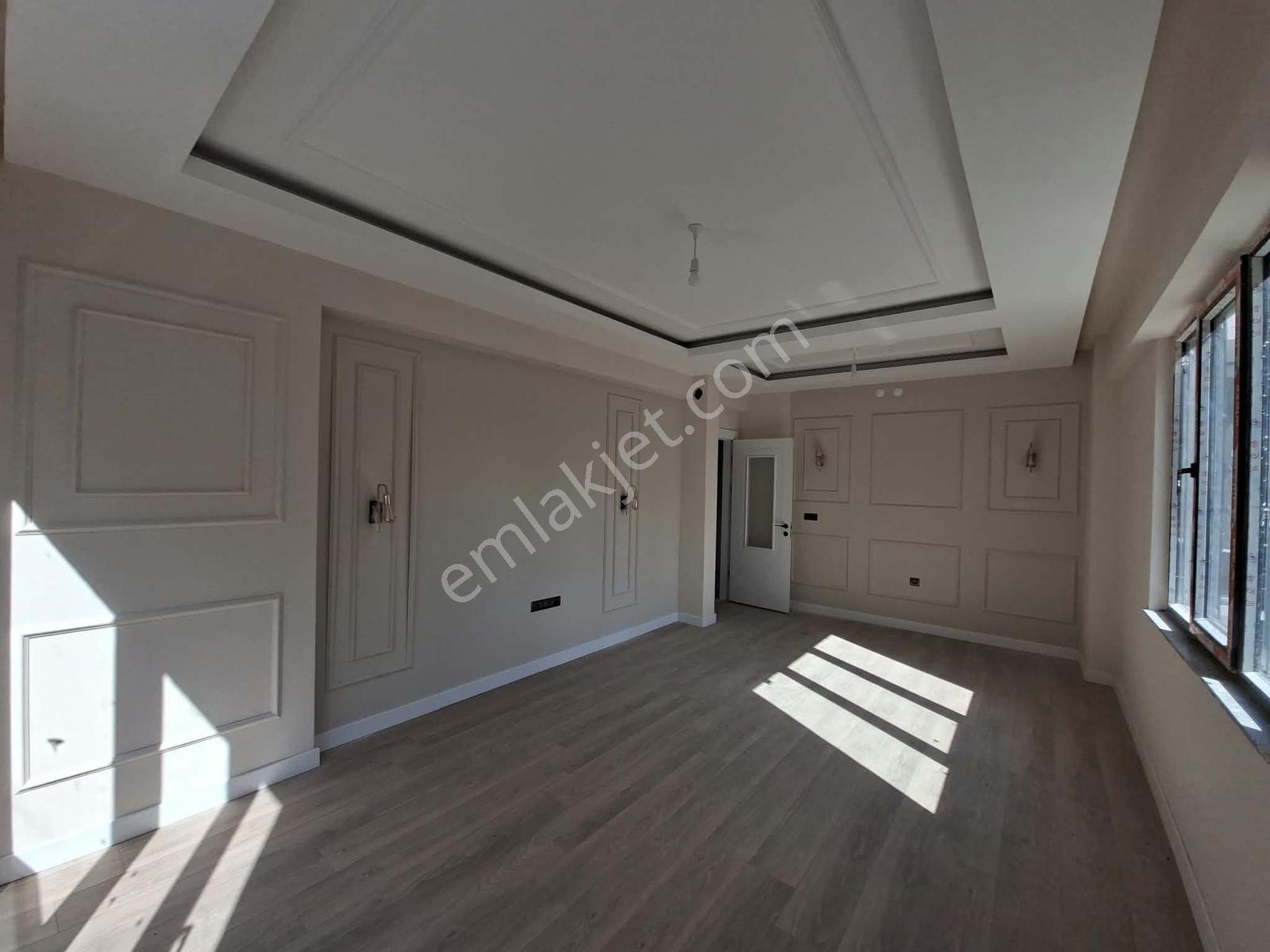 Değişim Emlak'tan Kışla Lıyf Apartmanın Da Satılık 2,5+1 Daire — fotoğraf 2