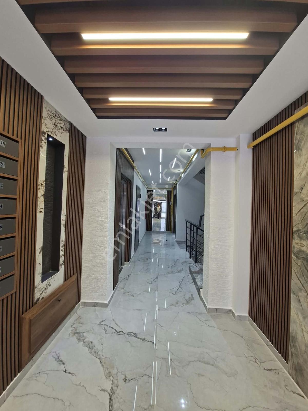 Değişim Emlak'tan Kışla Lıyf Apartmanın Da Satılık 2,5+1 Daire — fotoğraf 3