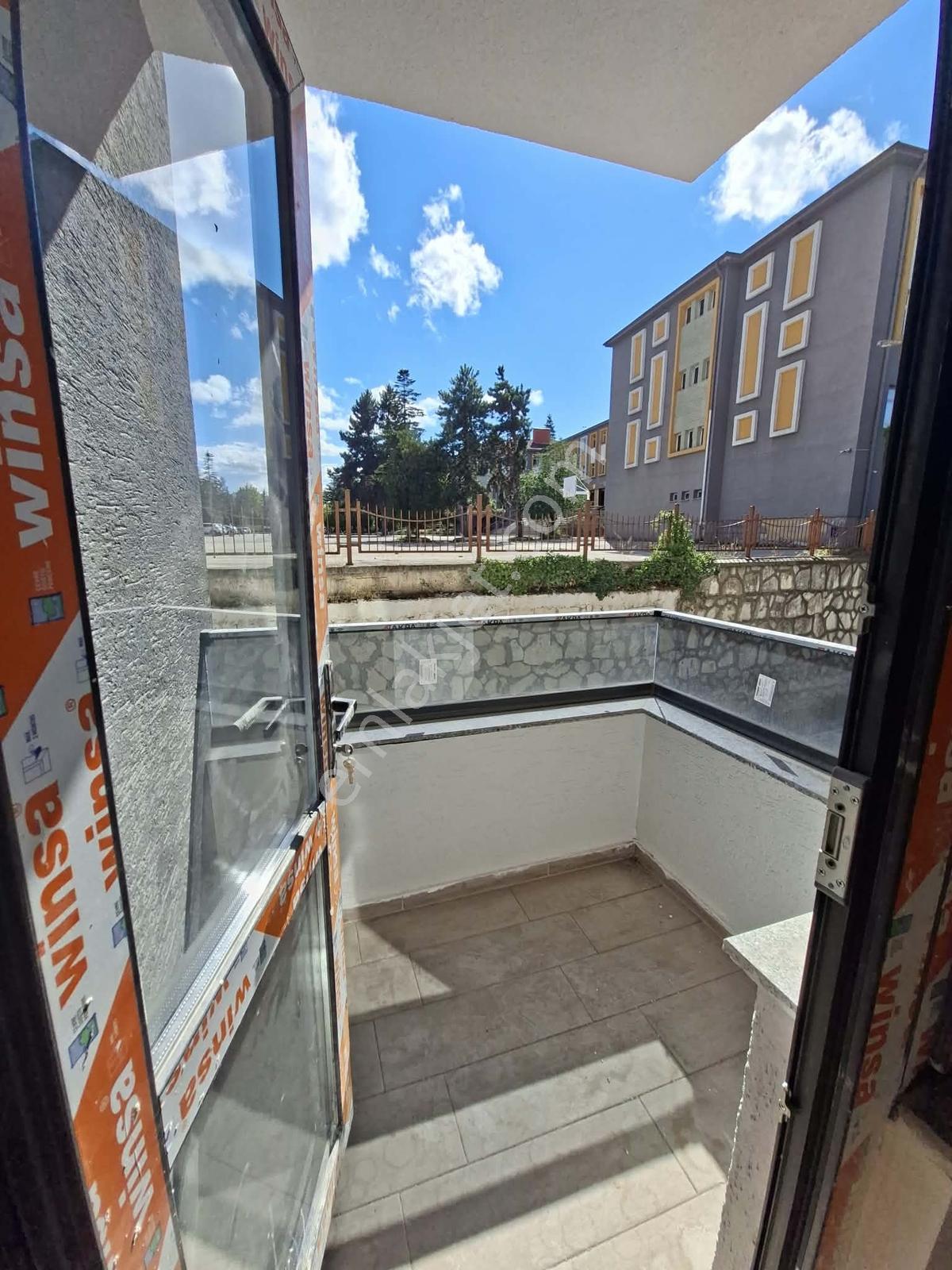 Değişim Emlak'tan Kışla Lıyf Apartmanın Da Satılık 2,5+1 Daire — fotoğraf 9