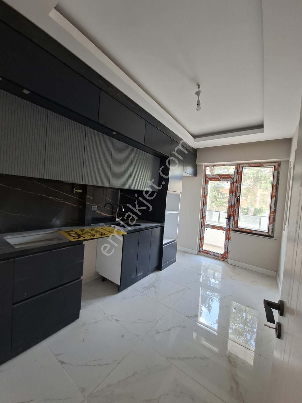 Değişim Emlak'tan Kışla Lıyf Apartmanın Da Satılık 2,5+1 Daire — fotoğraf 21