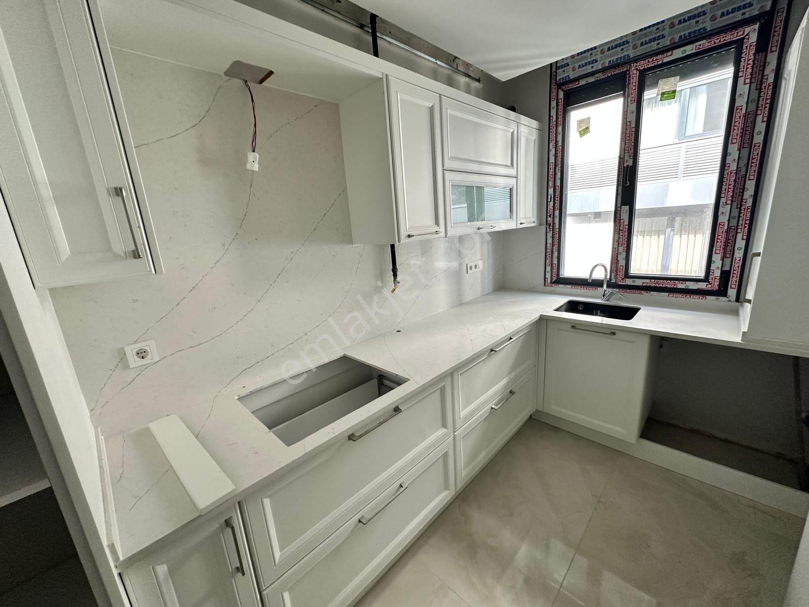 Üsküdar Atunizade'de Merkezi Konum Site İçinde 3+2 Dubleks — fotoğraf 13