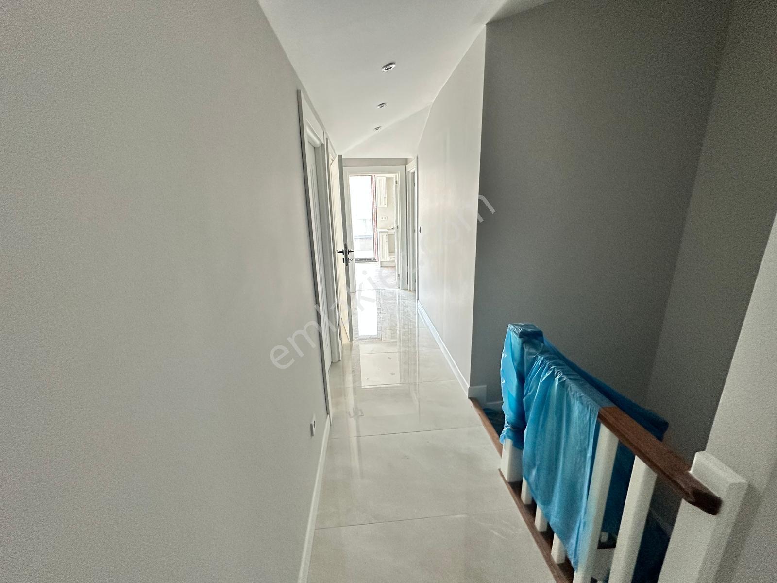 Üsküdar Atunizade'de Merkezi Konum Site İçinde 3+2 Dubleks — fotoğraf 18