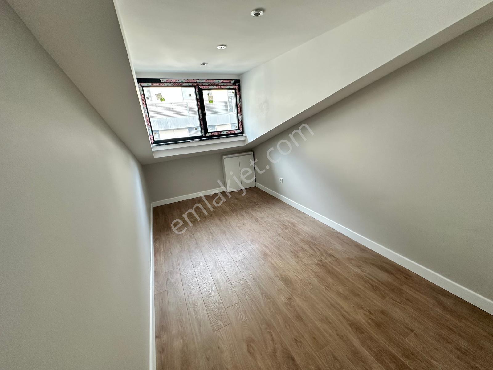 Üsküdar Atunizade'de Merkezi Konum Site İçinde 3+2 Dubleks — fotoğraf 21
