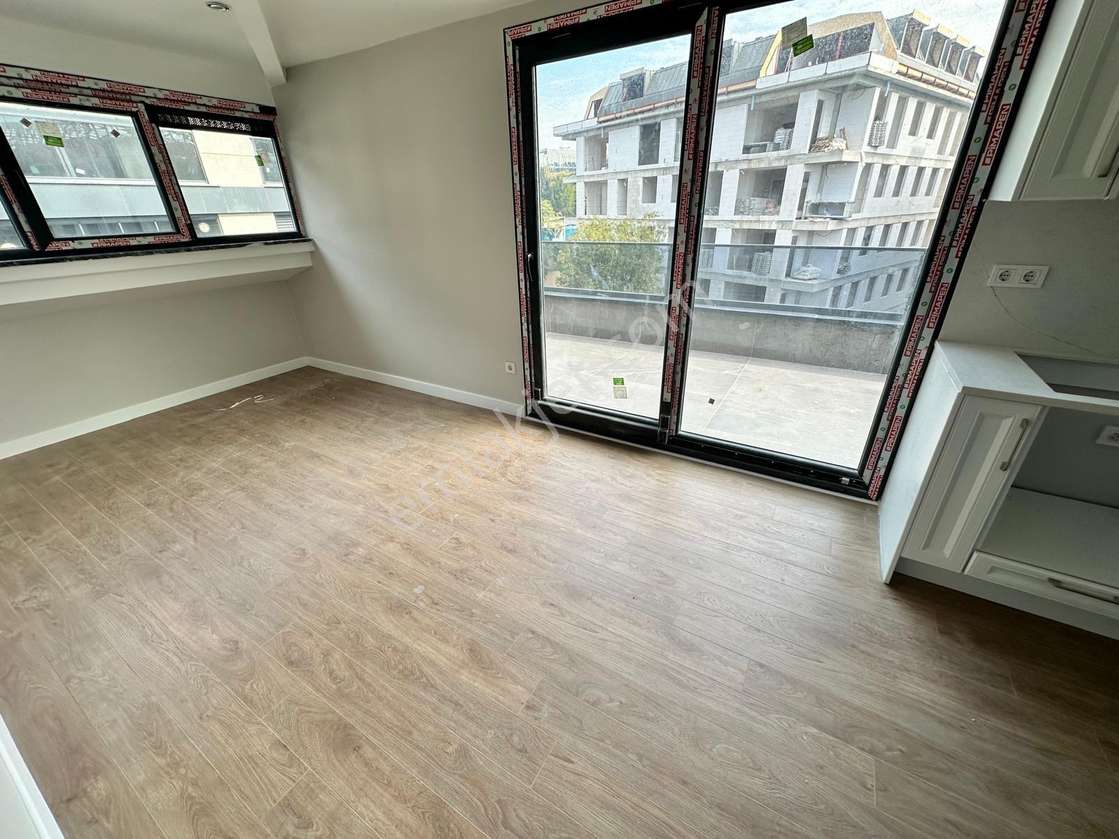 Üsküdar Atunizade'de Merkezi Konum Site İçinde 3+2 Dubleks — fotoğraf 24