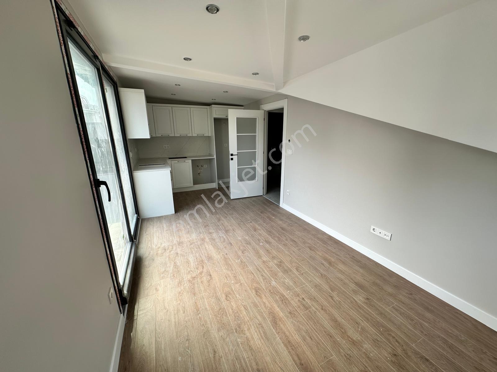 Üsküdar Atunizade'de Merkezi Konum Site İçinde 3+2 Dubleks — fotoğraf 25