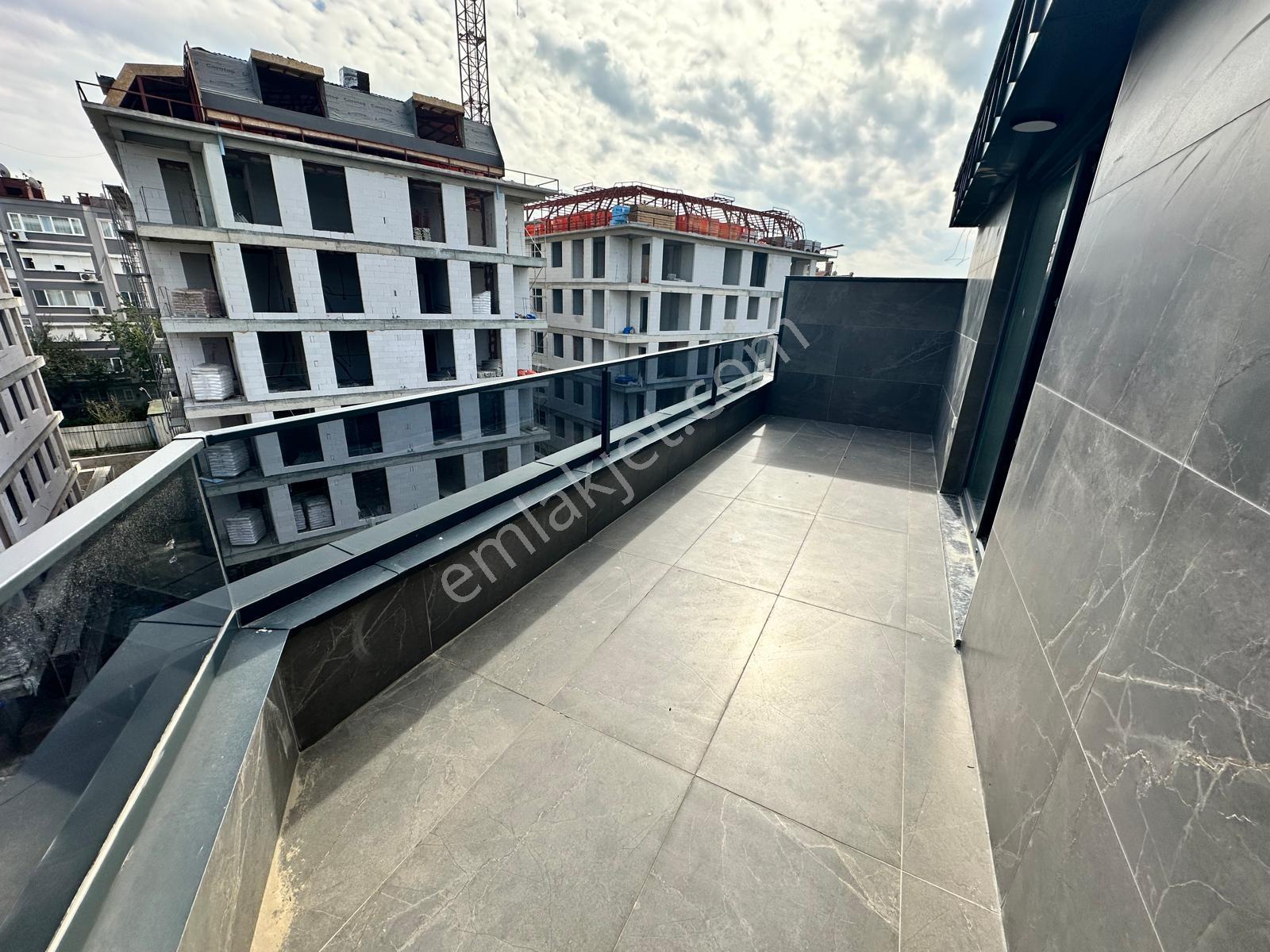 Üsküdar Atunizade'de Merkezi Konum Site İçinde 3+2 Dubleks — fotoğraf 27