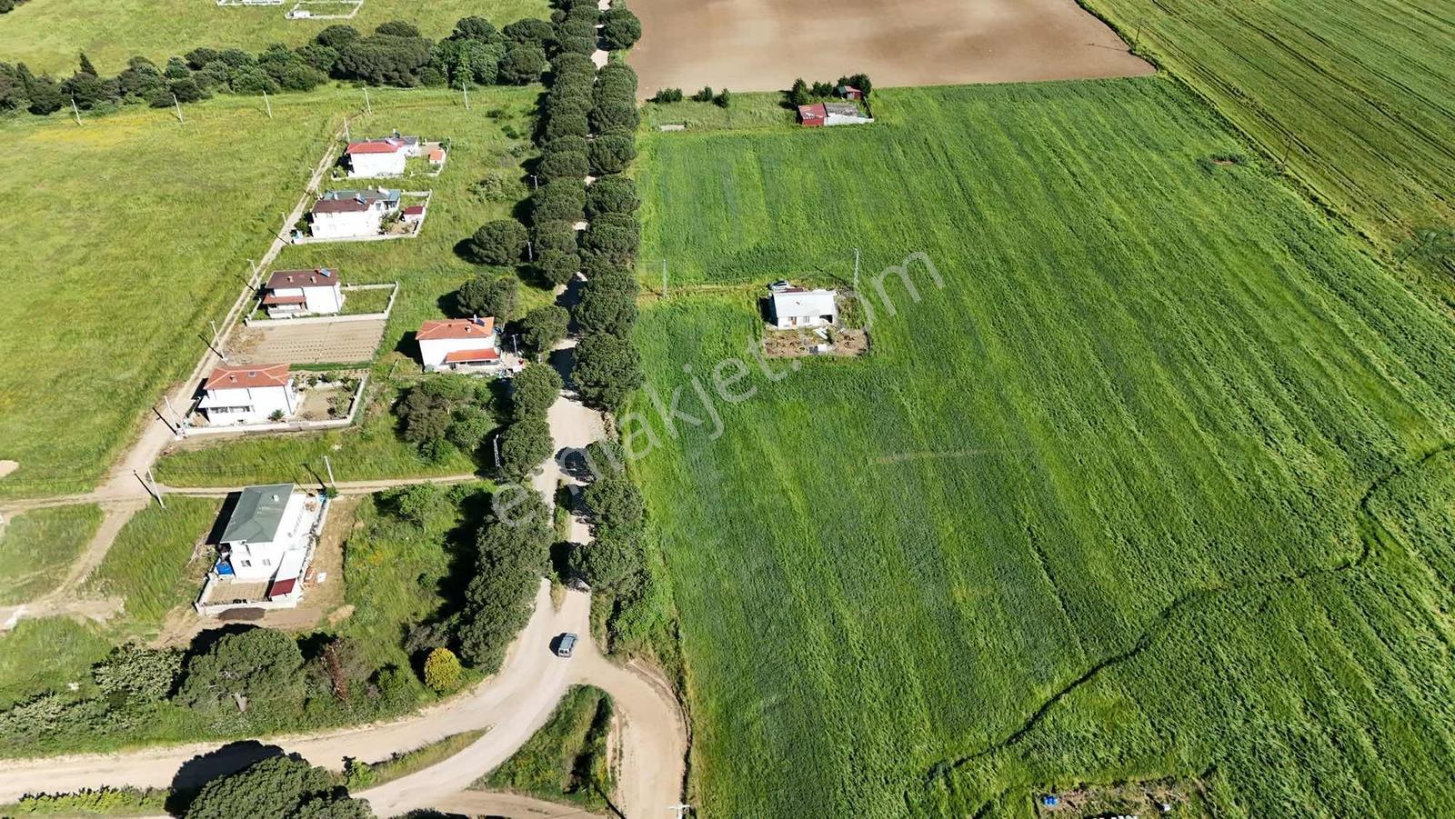 Koçerlerden Çeşmealtında &yola Cephe& 501m2 & 2kat Satılık Arsa — fotoğraf 2