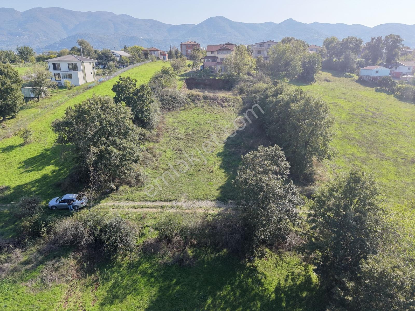 Kartepe'de Satılık 0.60 Emsal Manzaralı Arsa — fotoğraf 4