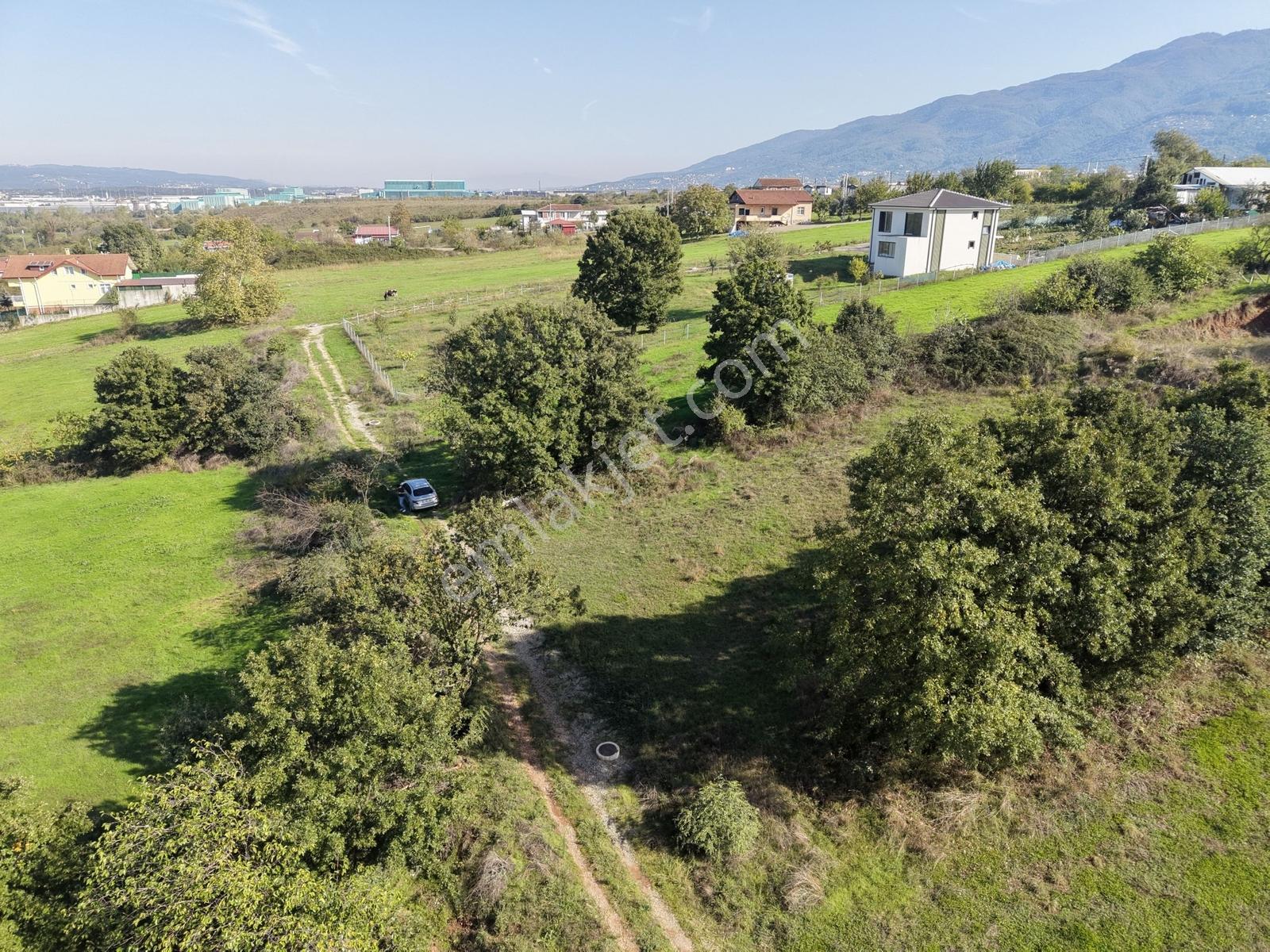 Kartepe'de Satılık 0.60 Emsal Manzaralı Arsa — fotoğraf 6