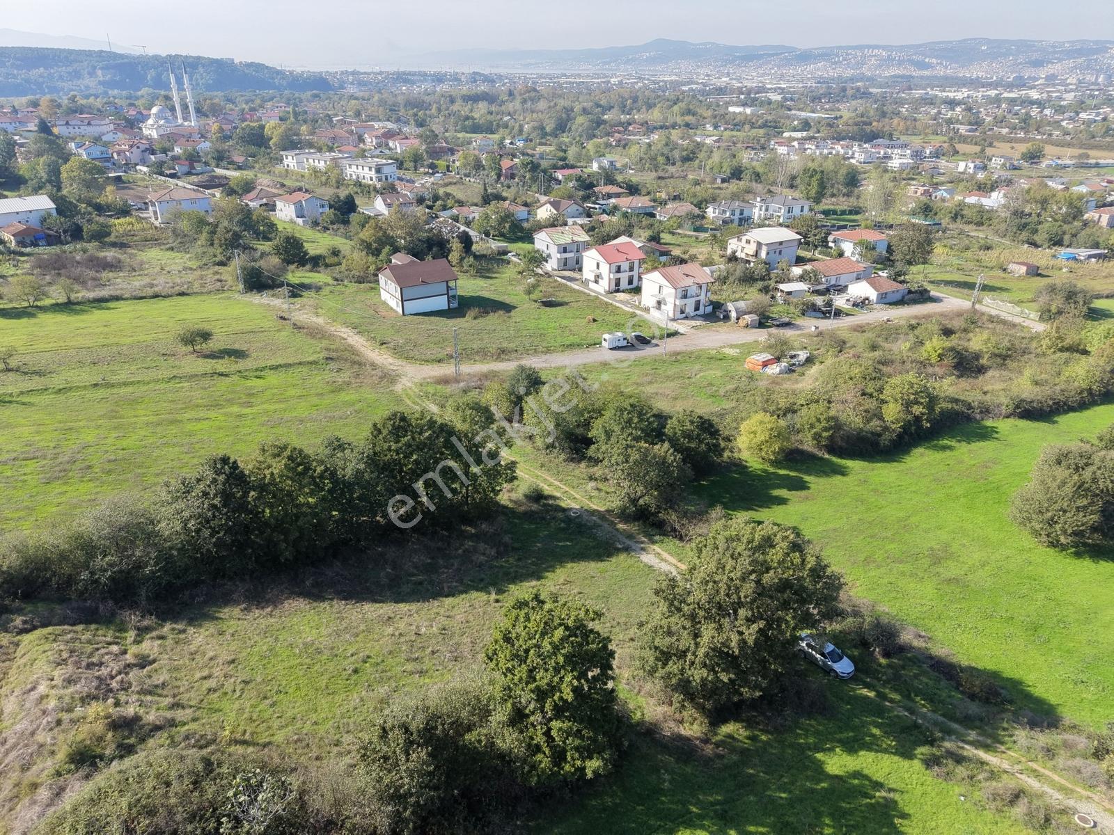 Kartepe'de Satılık 0.60 Emsal Manzaralı Arsa — fotoğraf 12