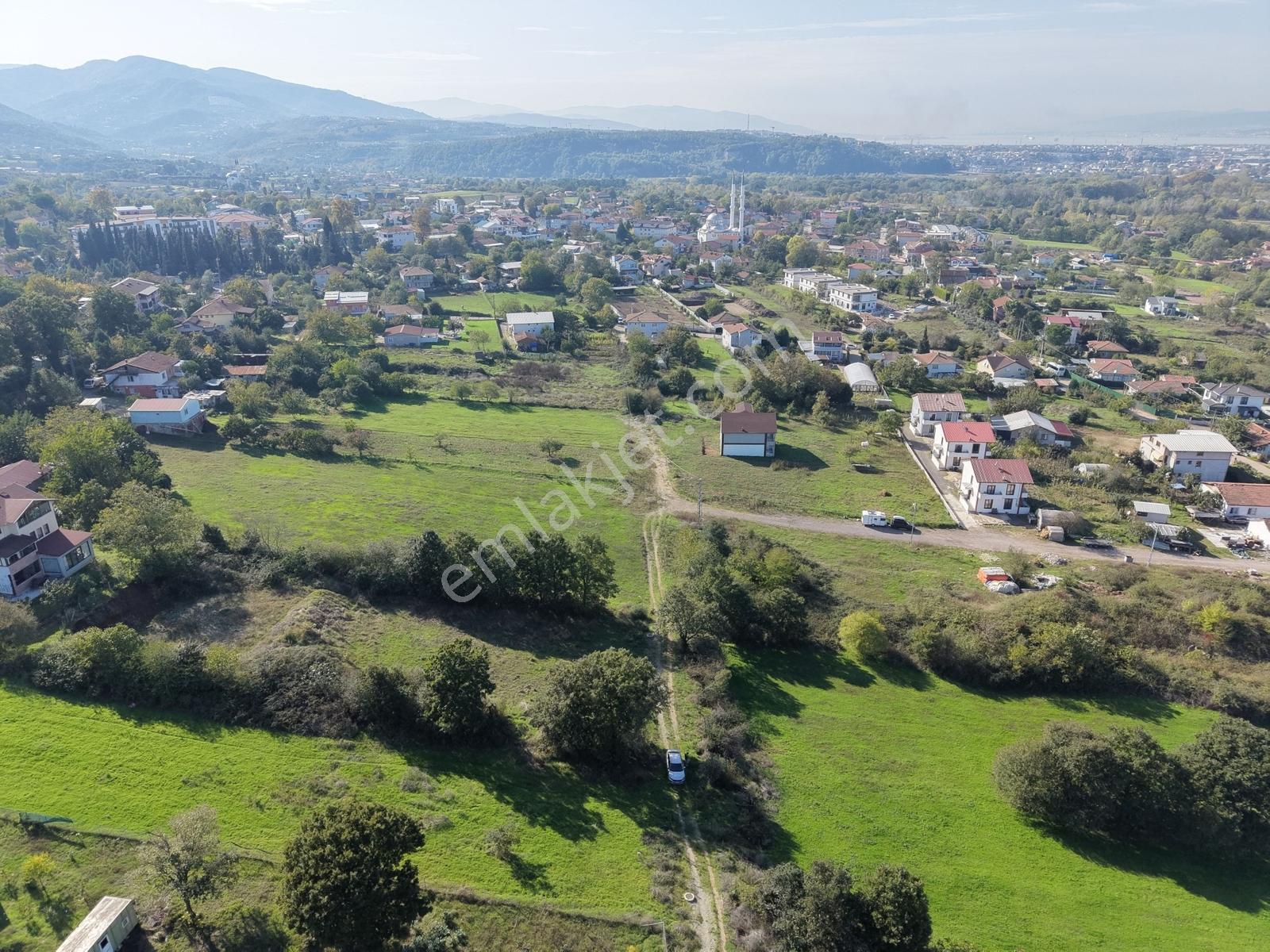 Kartepe'de Satılık 0.60 Emsal Manzaralı Arsa — fotoğraf 21