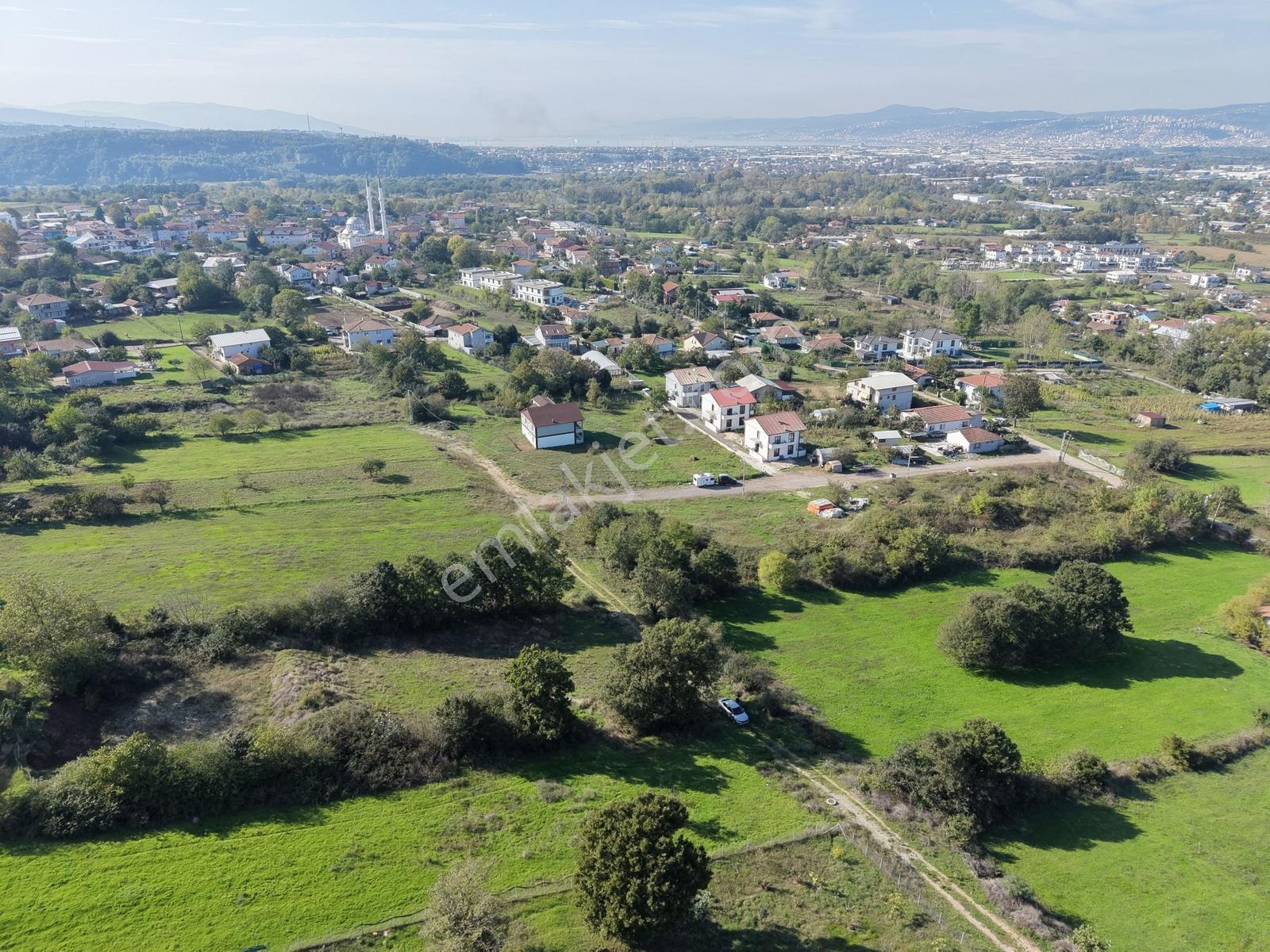 Kartepe'de Satılık 0.60 Emsal Manzaralı Arsa — fotoğraf 22