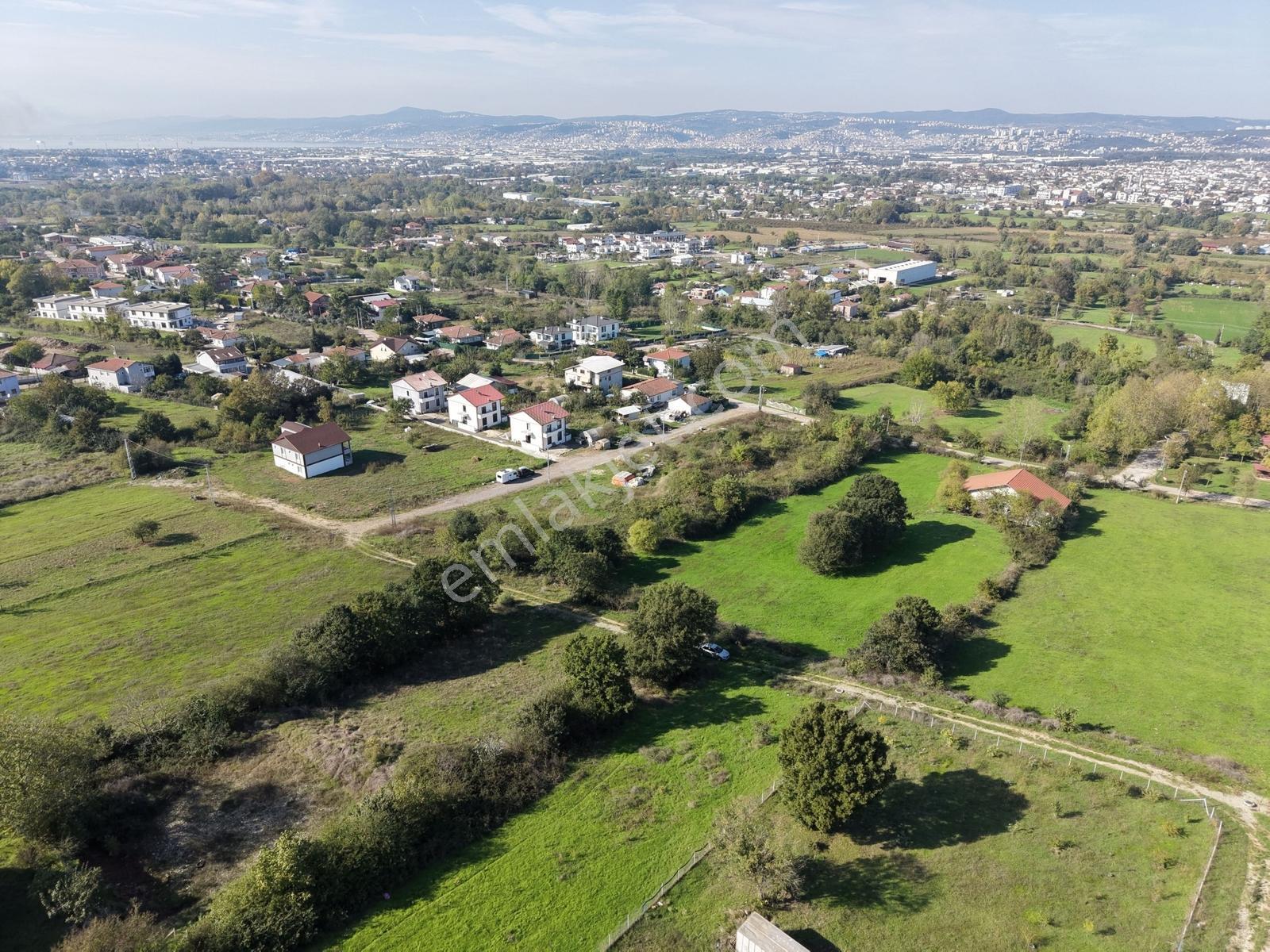 Kartepe'de Satılık 0.60 Emsal Manzaralı Arsa — fotoğraf 23