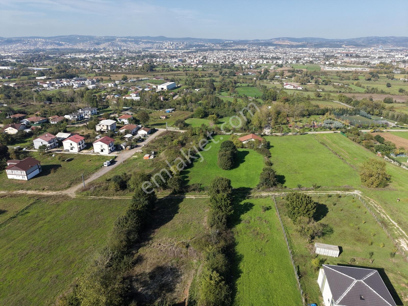 Kartepe'de Satılık 0.60 Emsal Manzaralı Arsa — fotoğraf 24