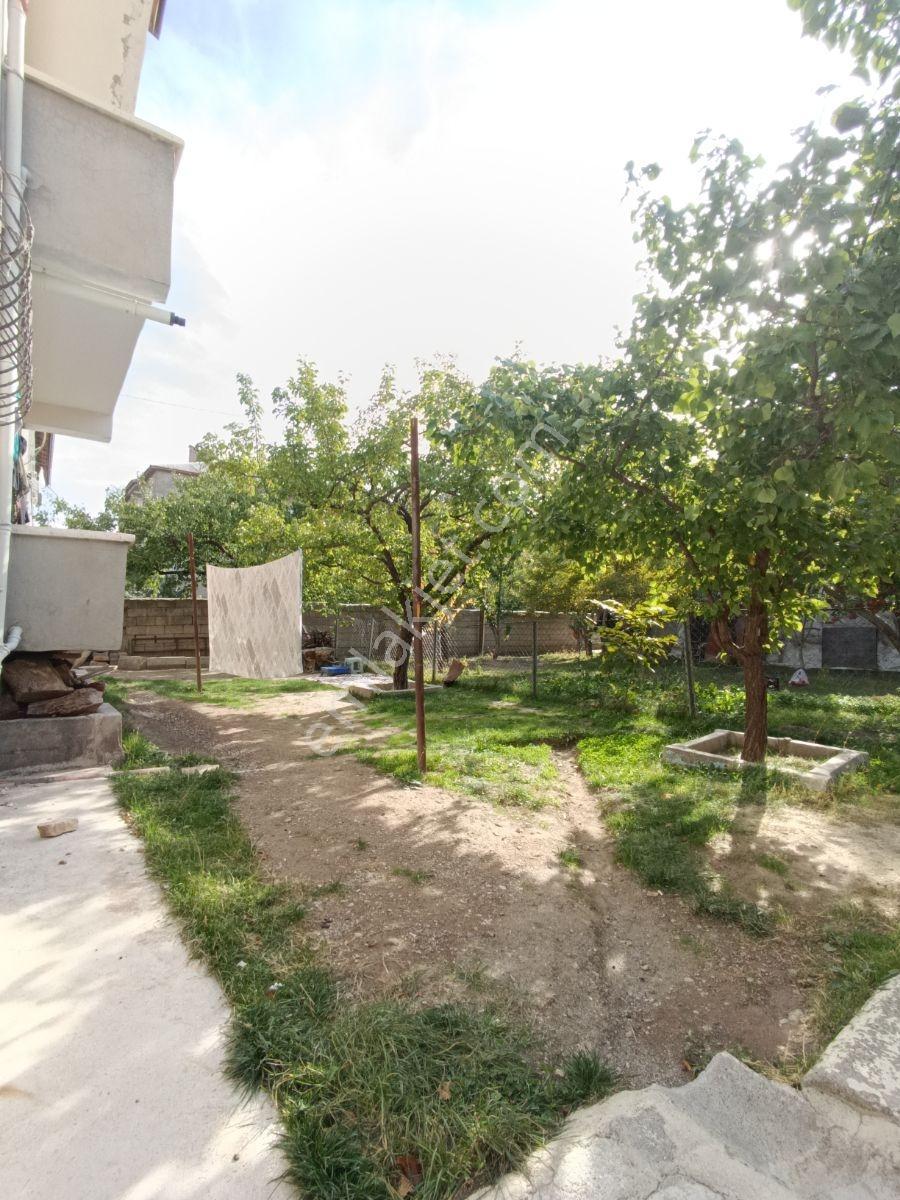 Şerefiye Mh. Satılık 800 M2 Arsa 4 Daire 300 M2 Ağaçlı Bahçe — fotoğraf 5