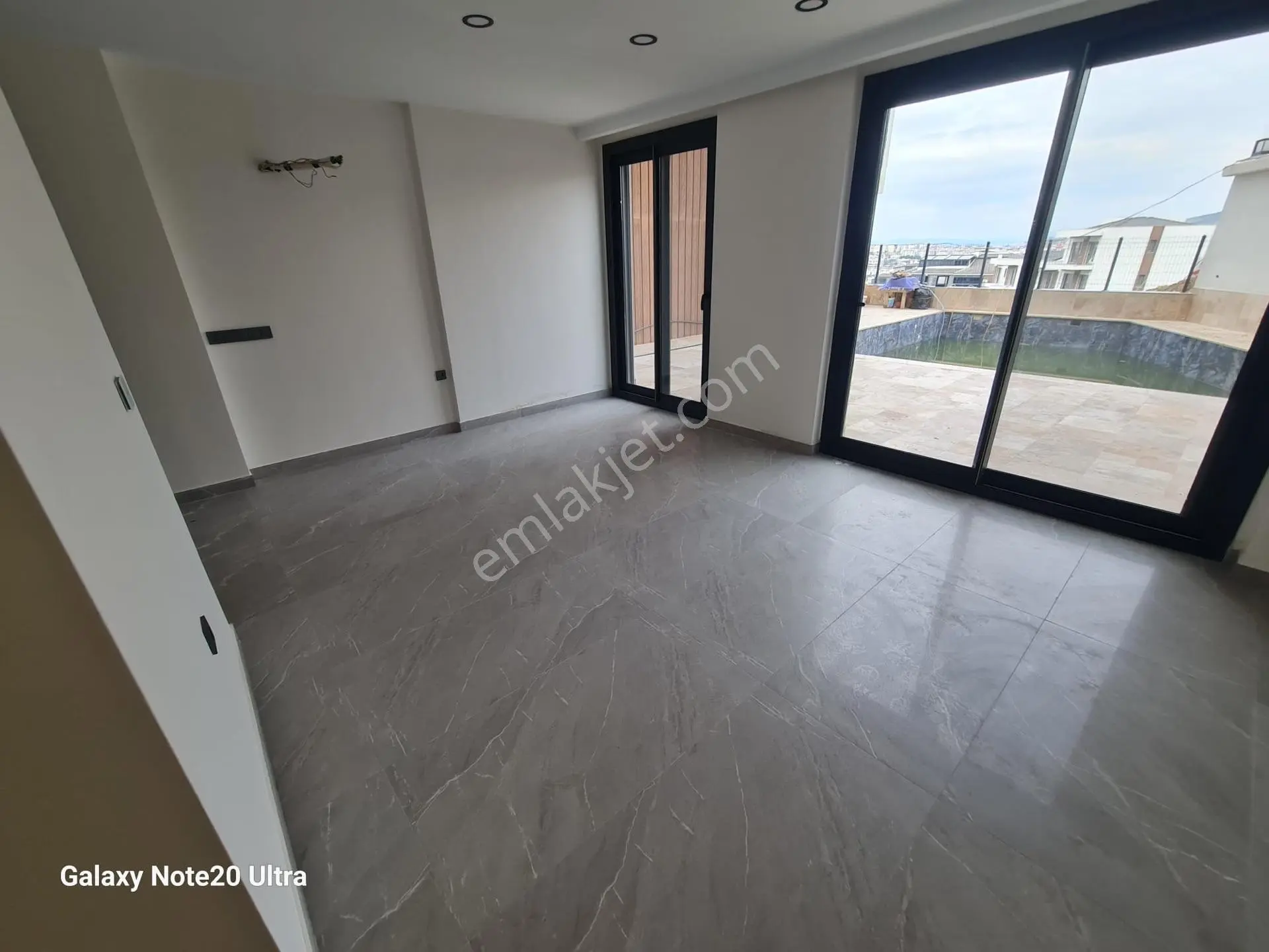 Değirmendere’de Bahçeli, Akıllı Ev Sistemli Lüks 4+2 Dubleks Satılık Daire — fotoğraf 4