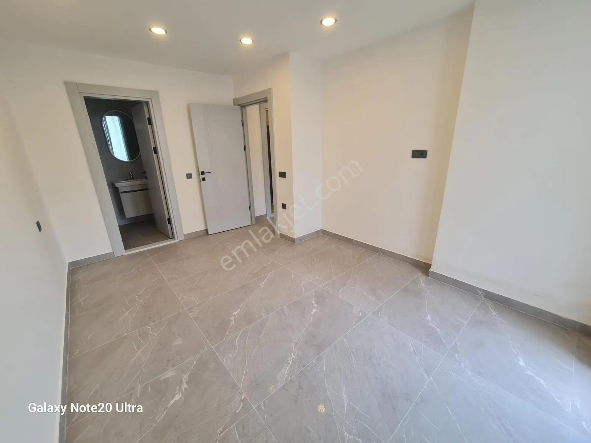 Değirmendere’de Bahçeli, Akıllı Ev Sistemli Lüks 4+2 Dubleks Satılık Daire — fotoğraf 9