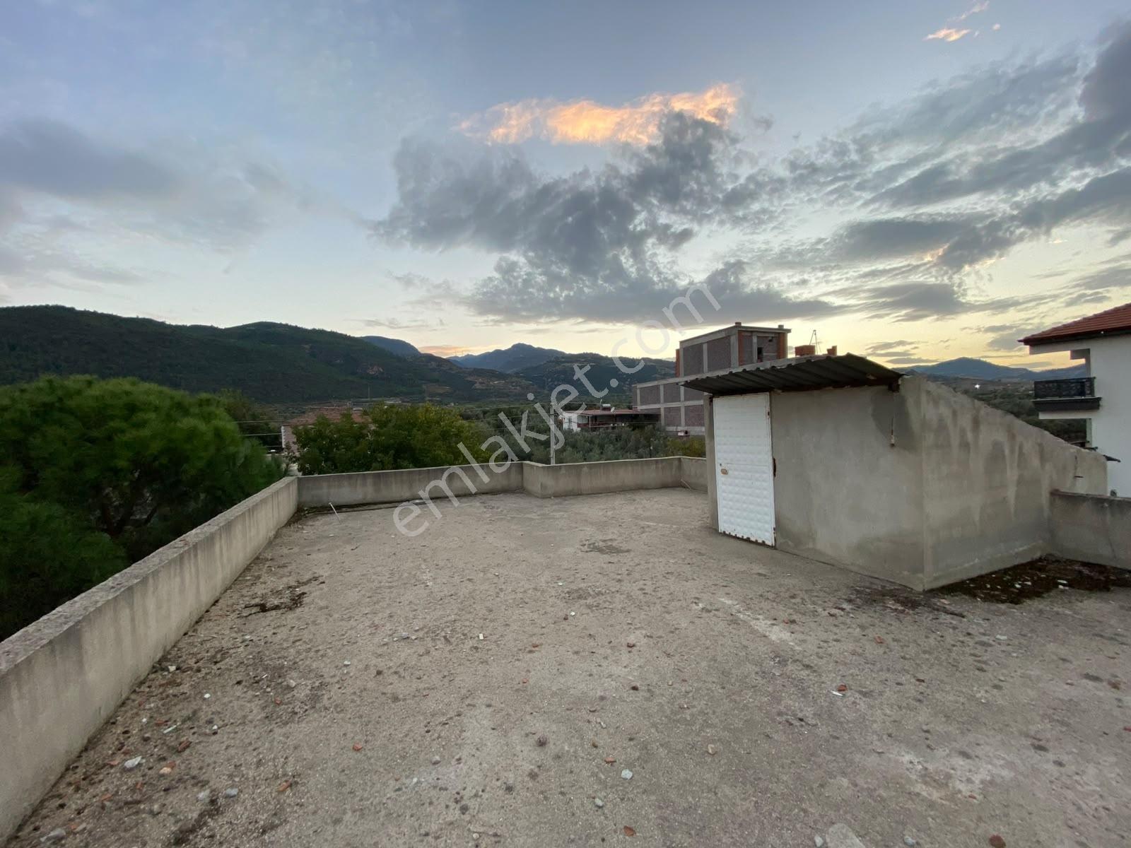 Bahçeli 2 Katlı Müstakil Ev — fotoğraf 21