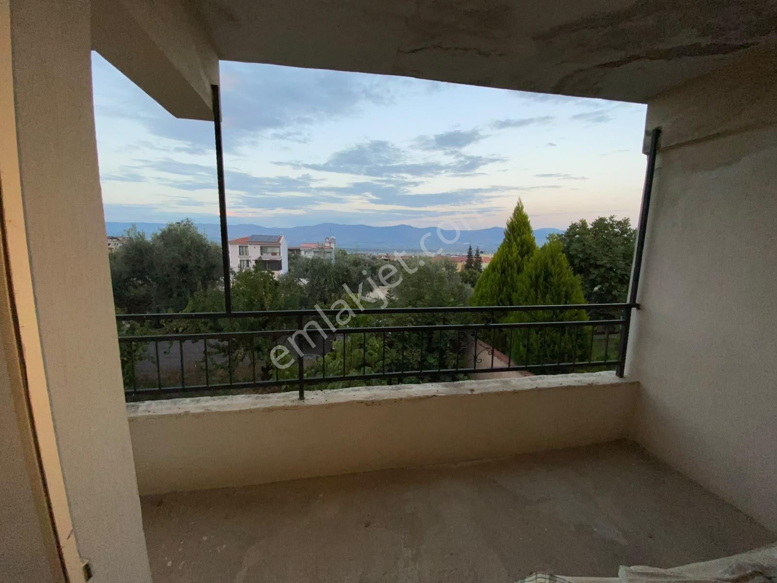 Bahçeli 2 Katlı Müstakil Ev — fotoğraf 27