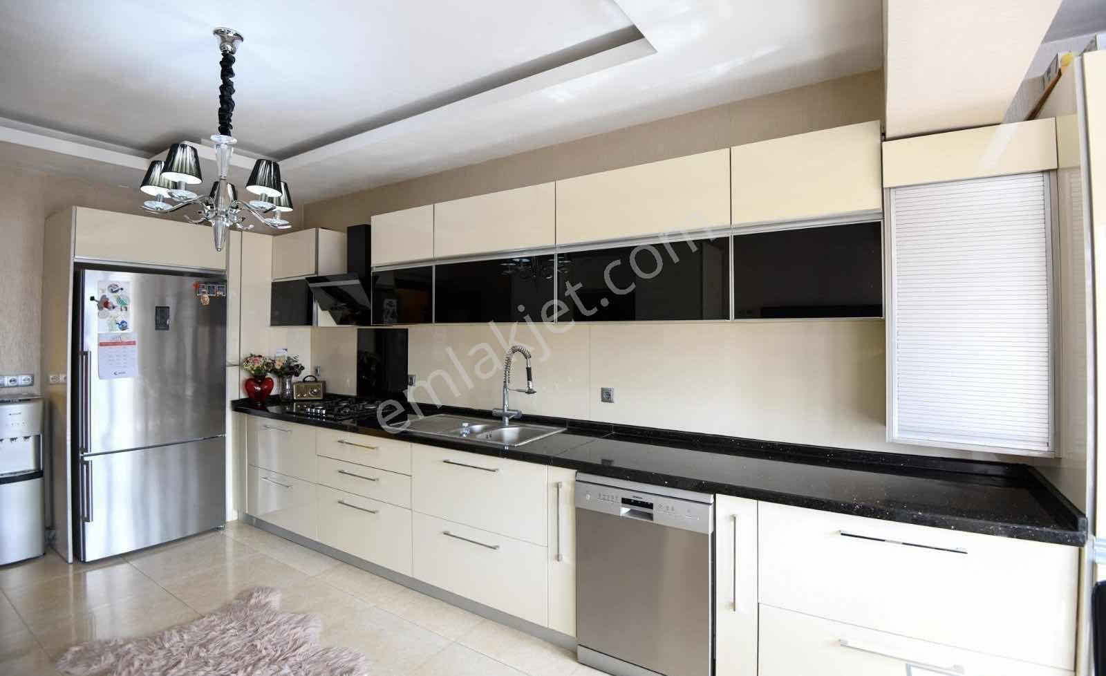 Fetanet Emlaktan Alpaslan Mahalllesinde 4+1 Odalı Ultra Lüks Dai — fotoğraf 8