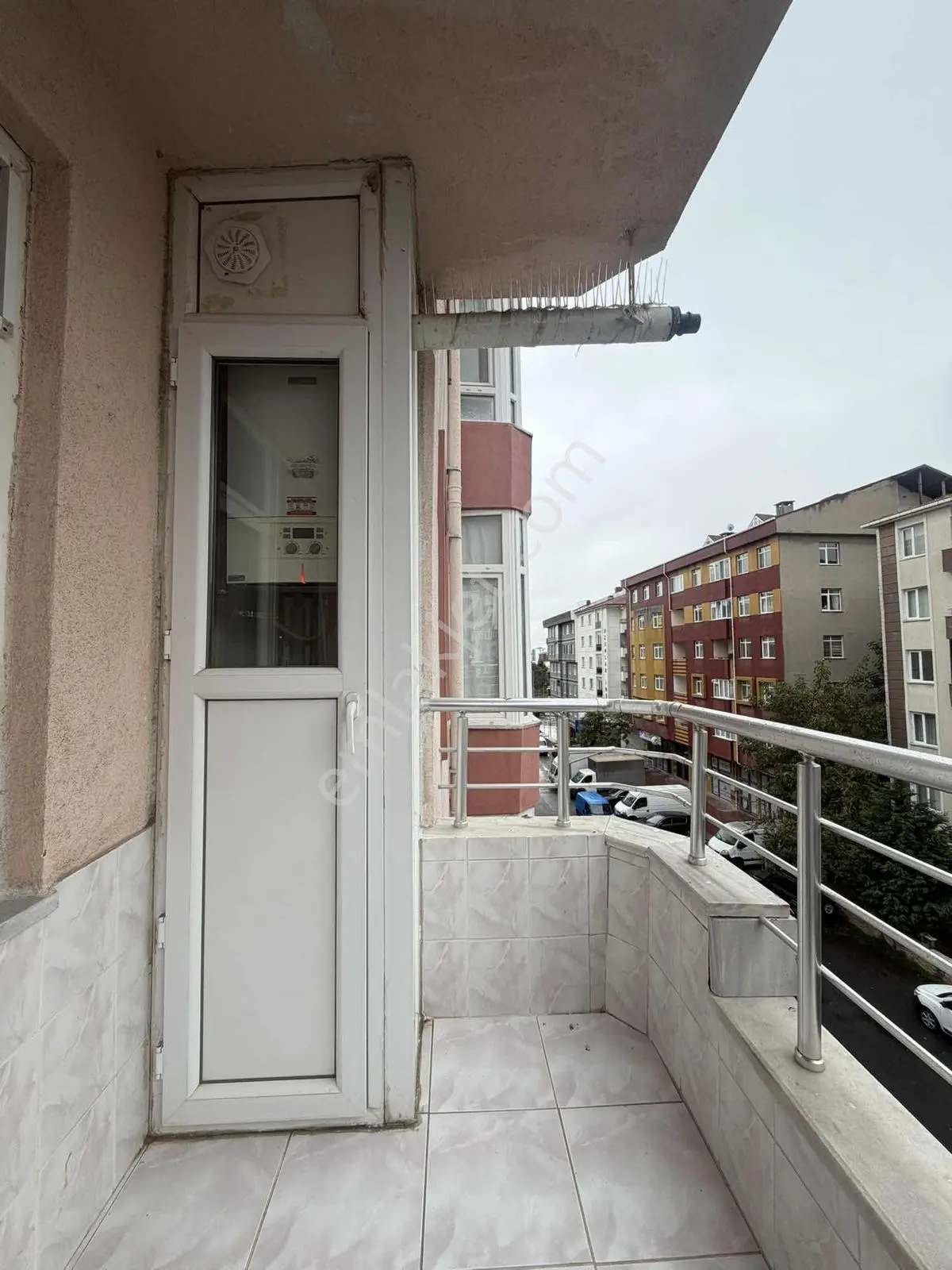 Muhittin Mahallesi'nde Geniş Masrafsız 3+1 Satılık Daire — fotoğraf 3