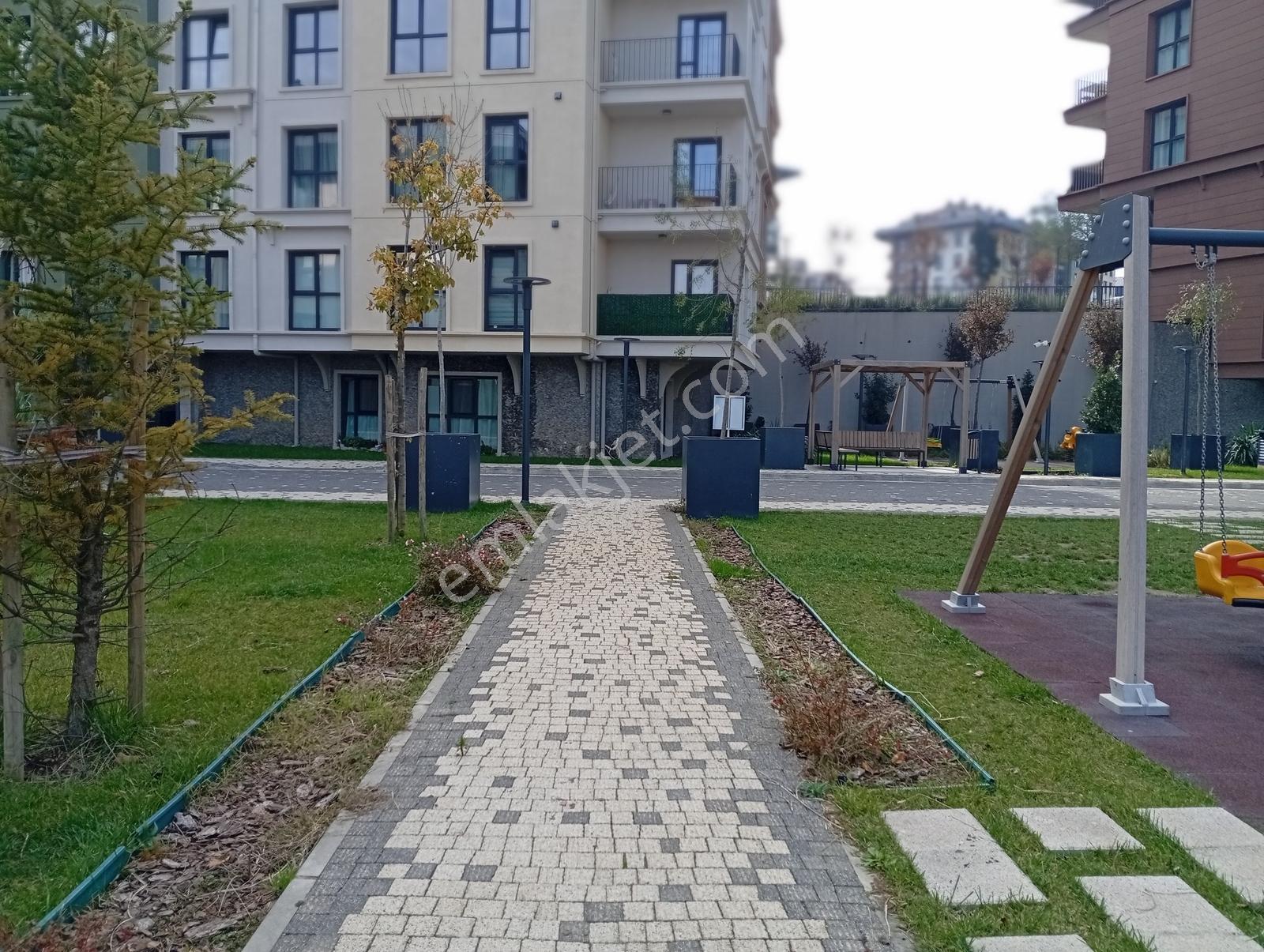 Çamlıca Yeni Emlak Konutları Geniş Bahçeli 1+1 Satılık — fotoğraf 11
