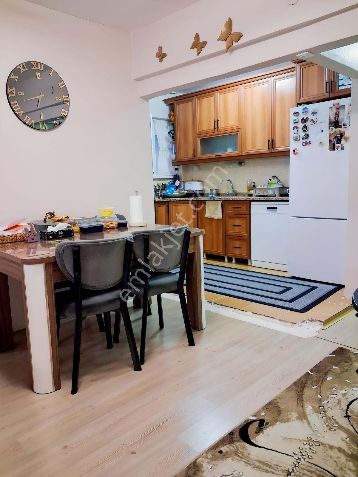 Gemlik Merkezde 3+1 Çift Çephe Satılık Ara Kat Daire — fotoğraf 11
