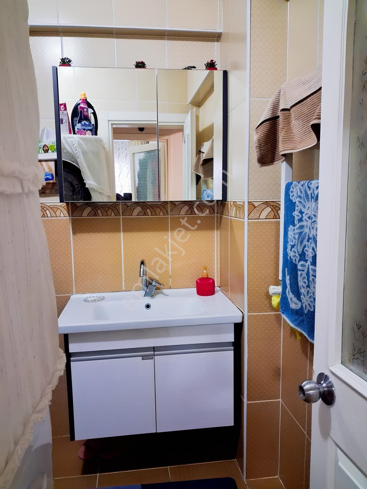 Gemlik Merkezde 3+1 Çift Çephe Satılık Ara Kat Daire — fotoğraf 21