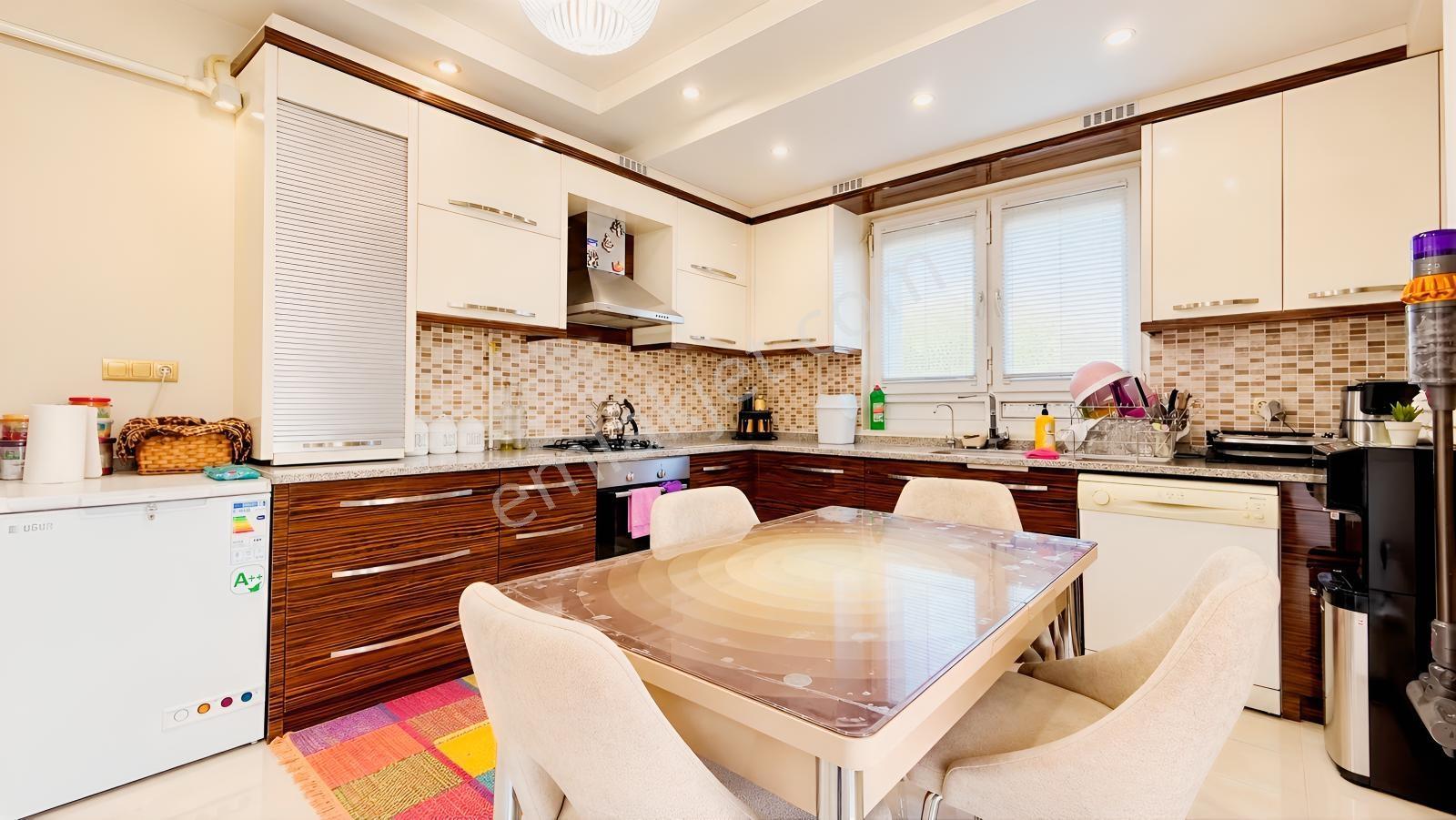Demirler'den Kuşpınar'da Köşe Parsel 4+1 Satılık Daire — fotoğraf 3