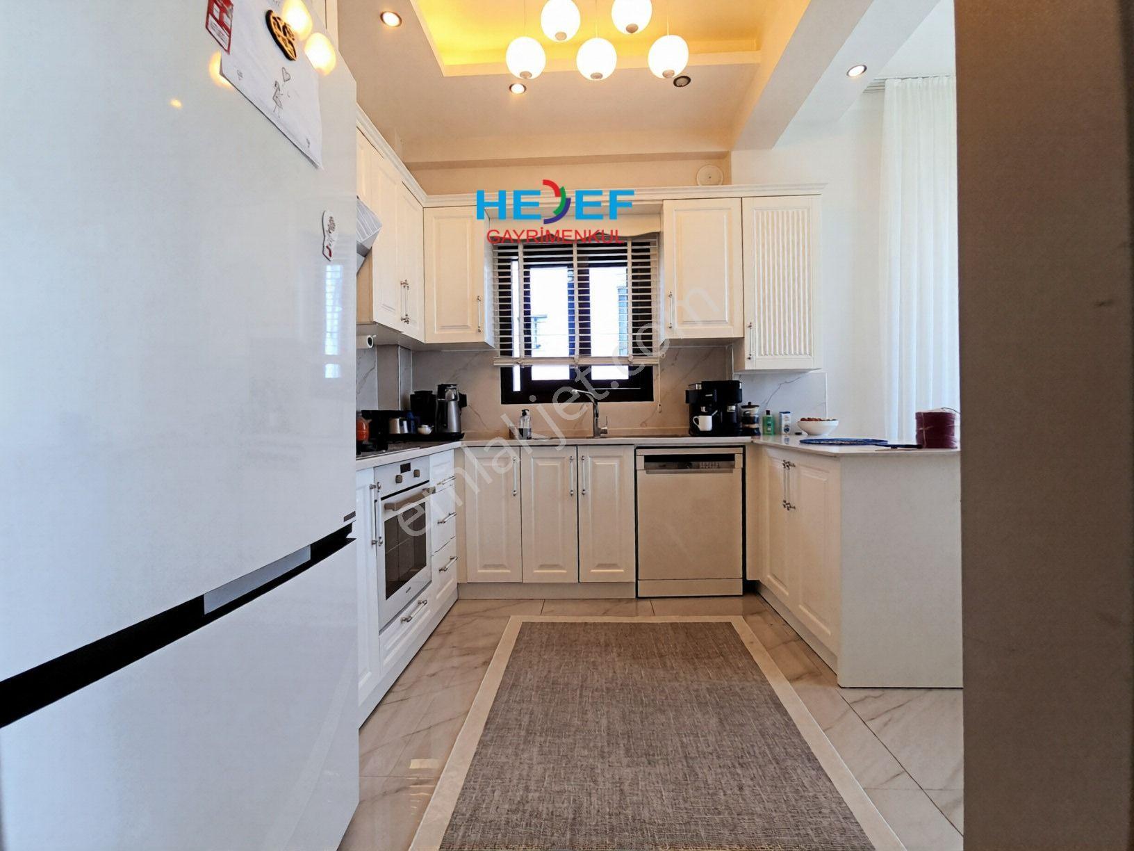 Hedef'ten Eski Mezitli'de Site İçerisinde Havuzlu 3+1 Daire — fotoğraf 2