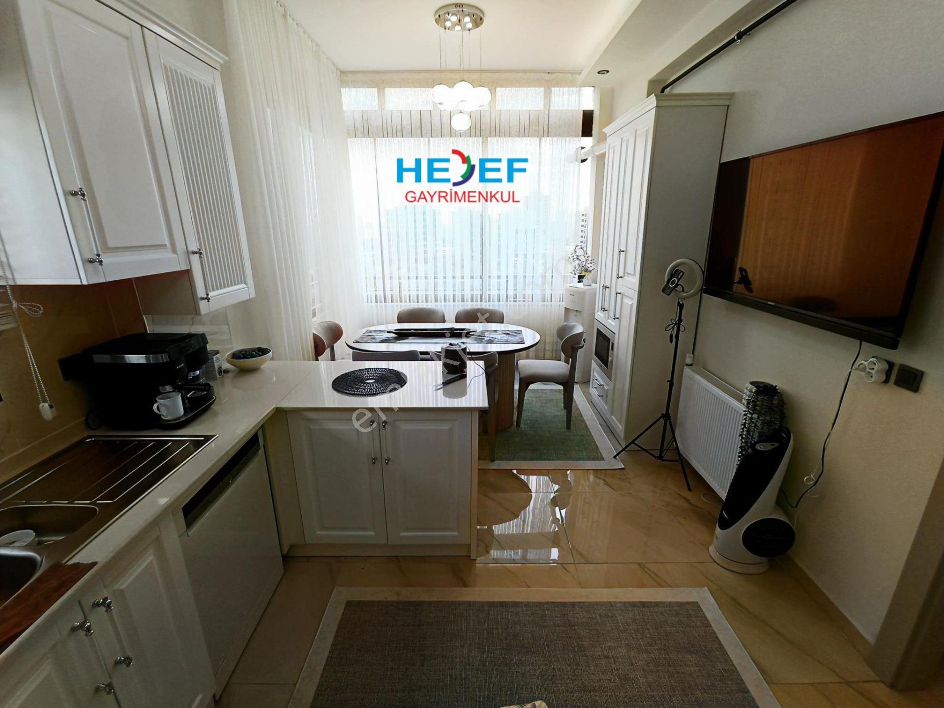 Hedef'ten Eski Mezitli'de Site İçerisinde Havuzlu 3+1 Daire — fotoğraf 3