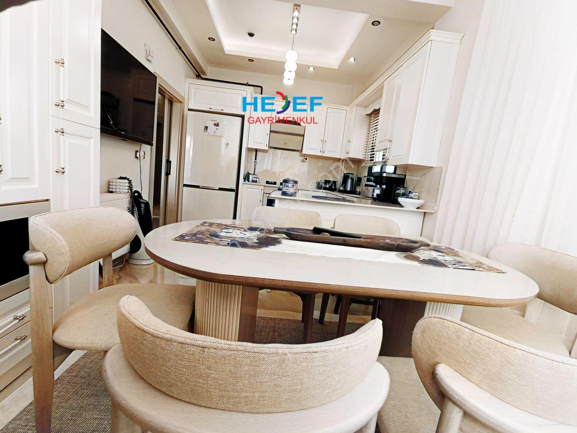 Hedef'ten Eski Mezitli'de Site İçerisinde Havuzlu 3+1 Daire — fotoğraf 4