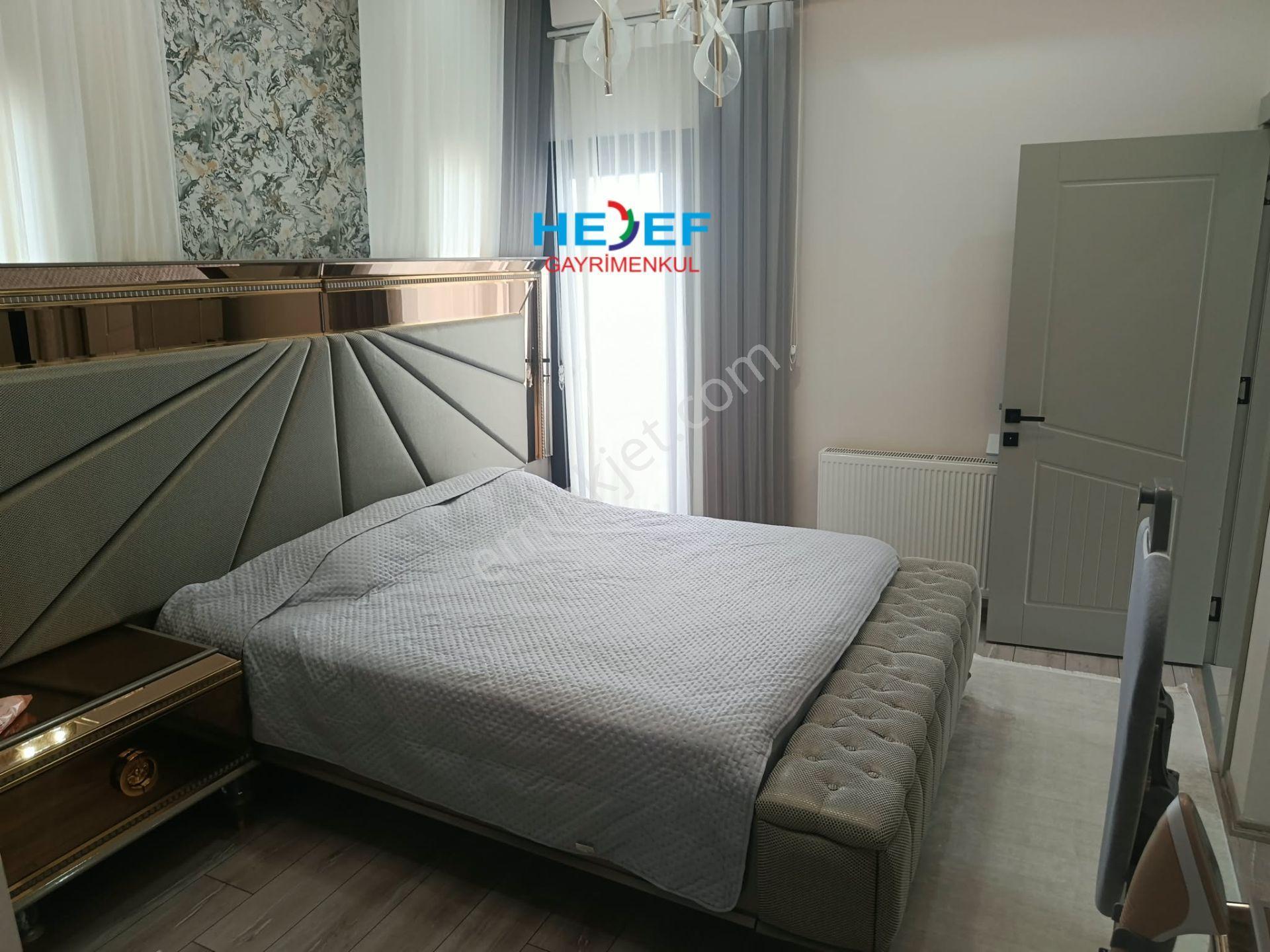 Hedef'ten Eski Mezitli'de Site İçerisinde Havuzlu 3+1 Daire — fotoğraf 14