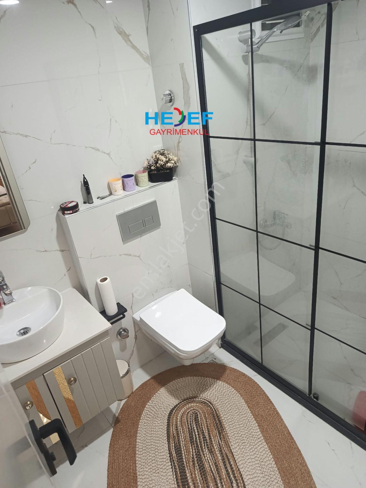 Hedef'ten Eski Mezitli'de Site İçerisinde Havuzlu 3+1 Daire — fotoğraf 16