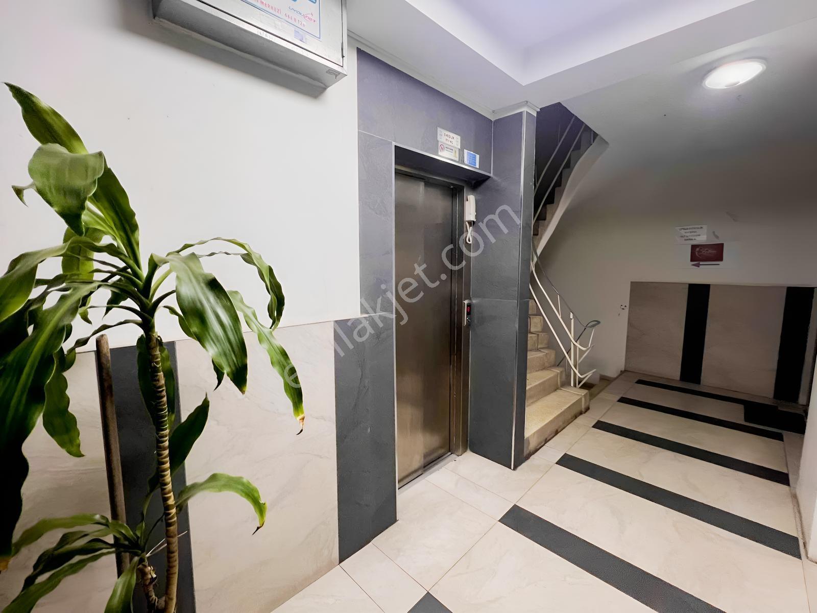 İnönü Caddesinde 3+1 Satılık Daire — fotoğraf 33