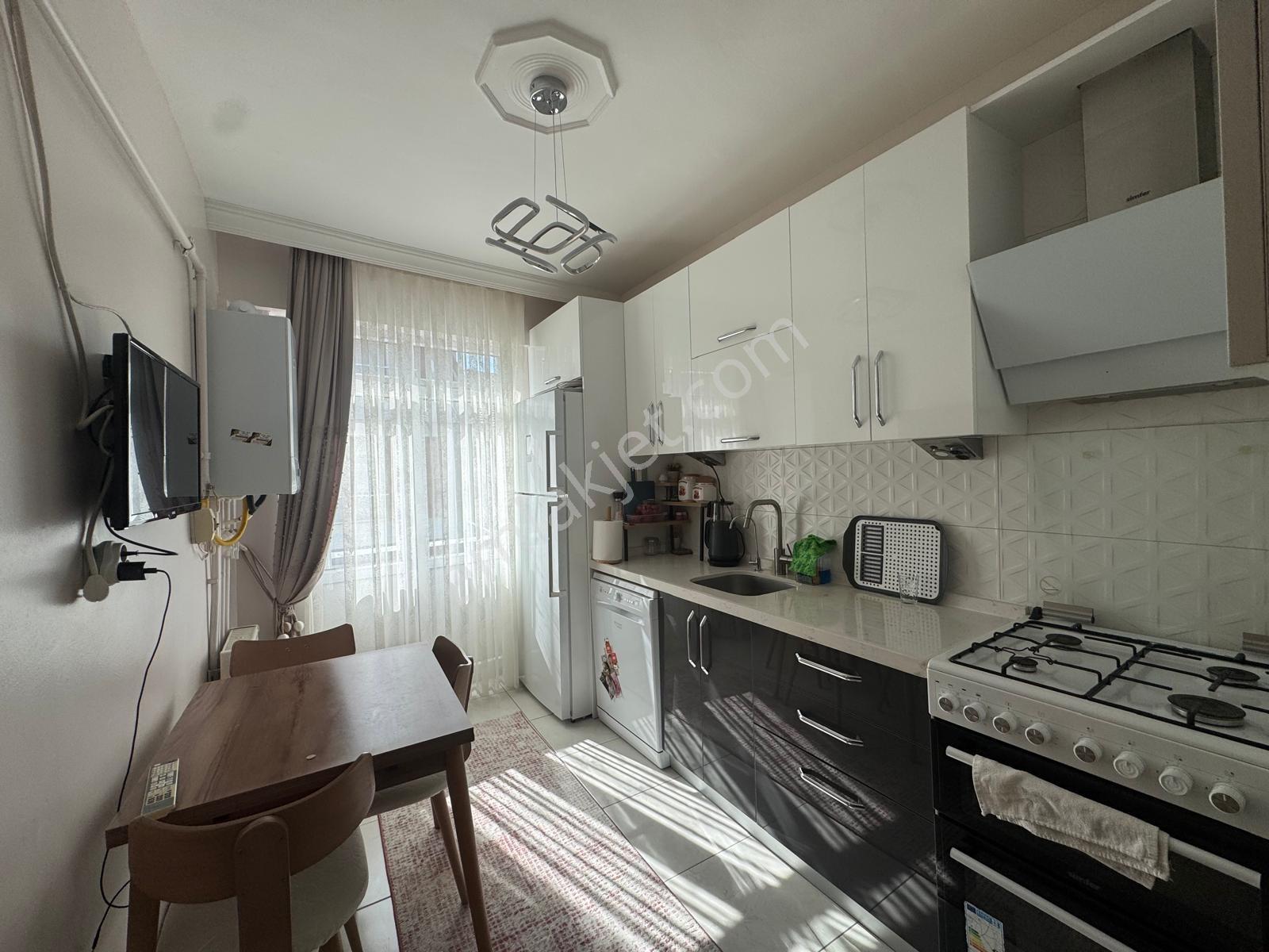 Rw Detay'dan Ömerağa Mahallesinde Satılık Yenilenmiş 3+1 Daire — fotoğraf 8