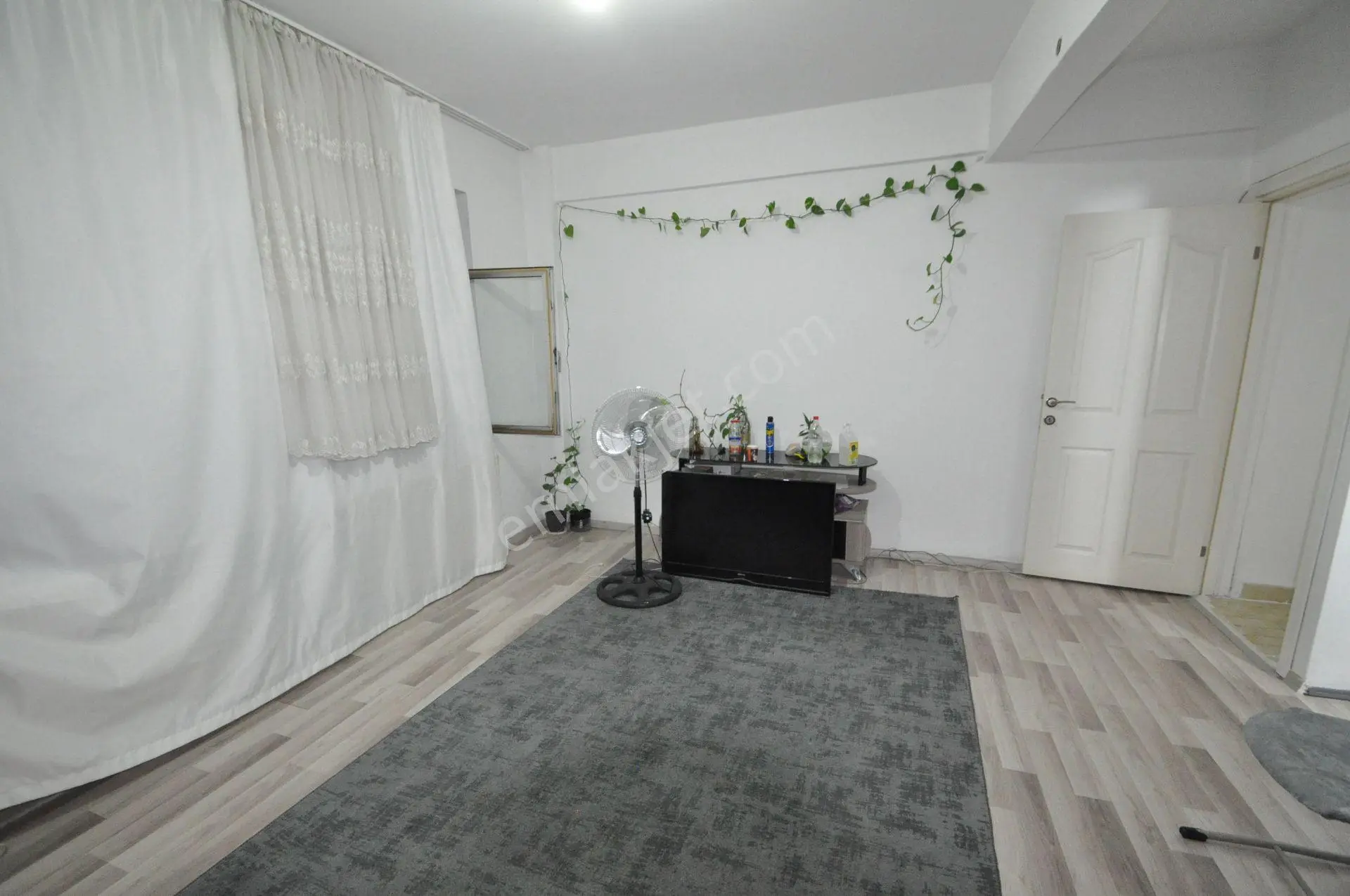Bayrampaşa Kartaltepe Kaçmaz'dan Satılık 2+1 Arakat Balkonlu Daire — fotoğraf 2