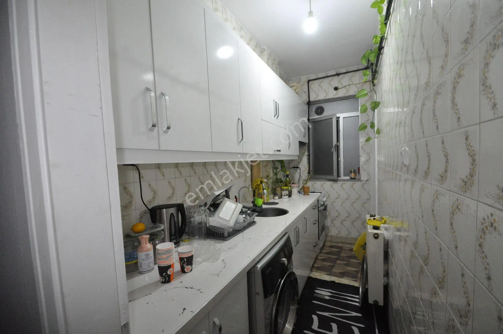 Bayrampaşa Kartaltepe Kaçmaz'dan Satılık 2+1 Arakat Balkonlu Daire — fotoğraf 5