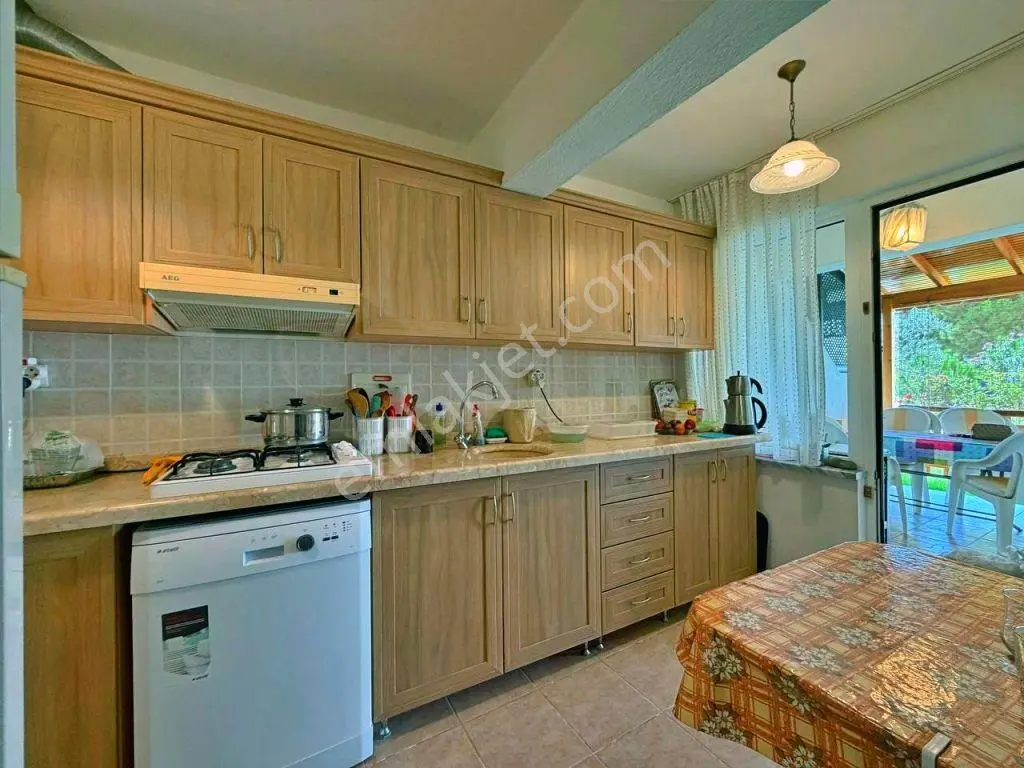 Yetkisi Uytundan Burhaniyede Denize 200 Metre Eşyalı 2+1 Villa — fotoğraf 4