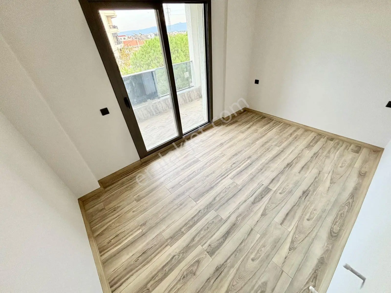 ꧁ay Emlaktan꧂oksijen Deposu Kazdağları Eteklerinde Arakat Ön Cephe Muhteşem Satılık 1+1 Lüks Daire — fotoğraf 24