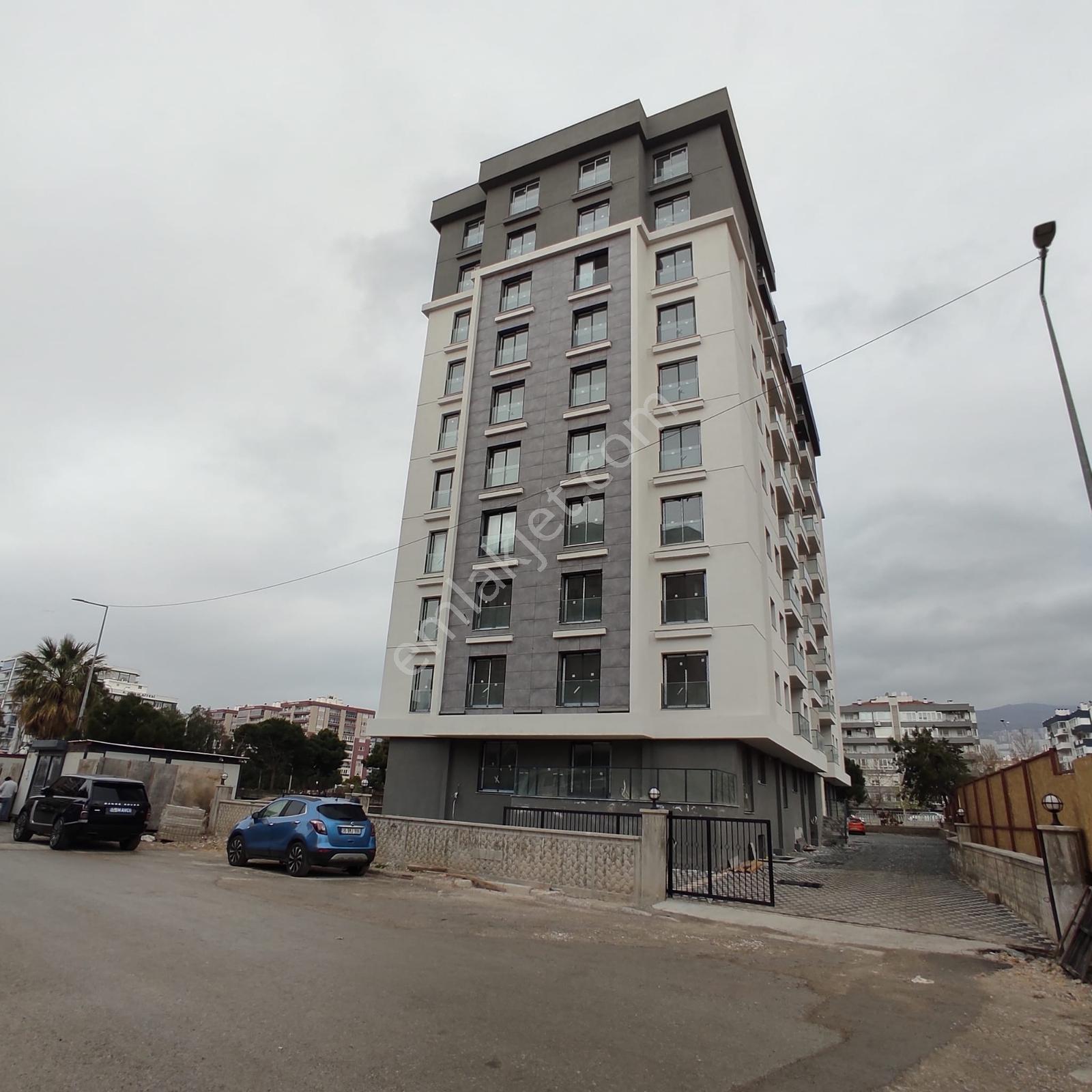 Bayraklı ,Adalet Mahallesi'Nde Satılık 1+1 Sıfır Daire