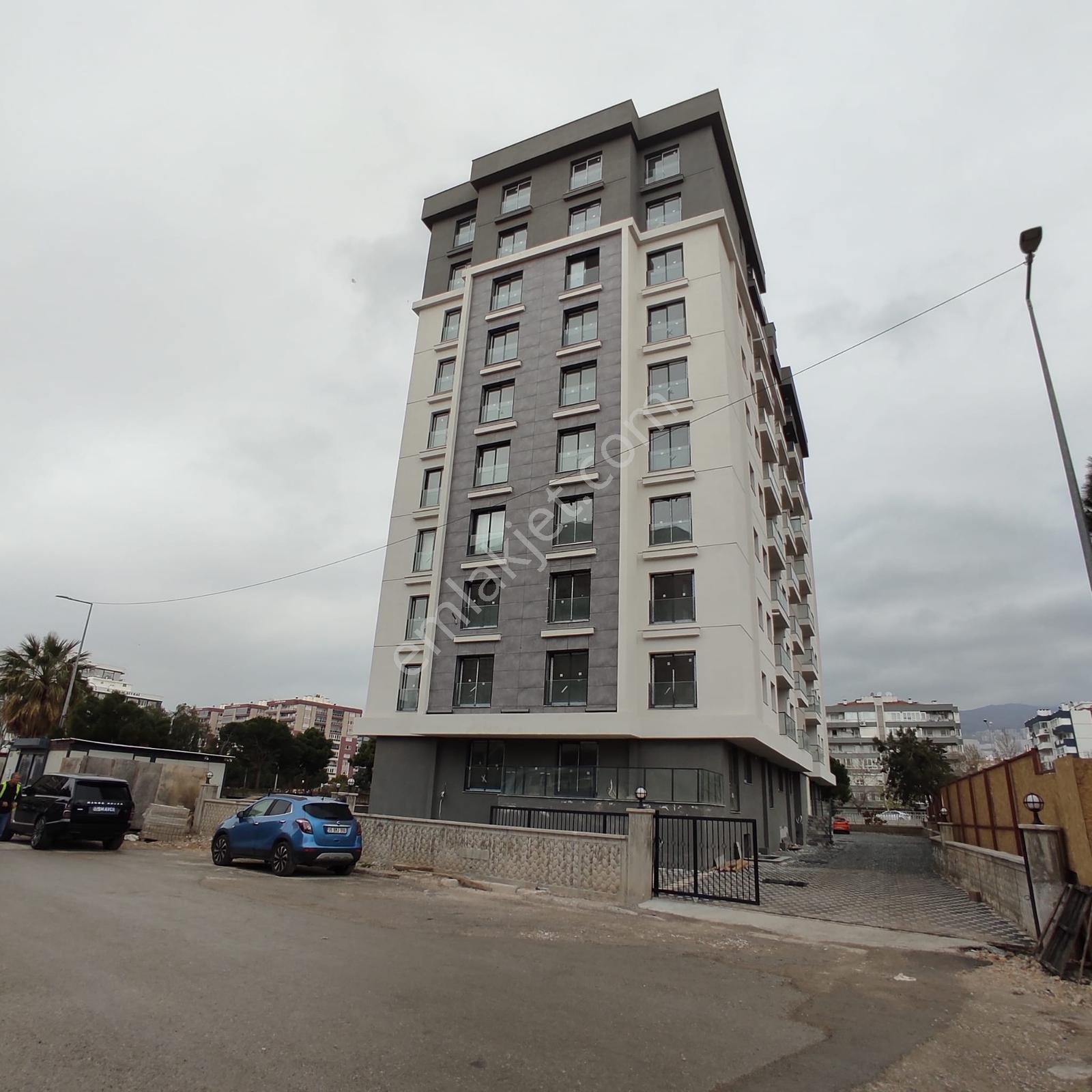 Bayraklı ,adalet Mahallesi'nde Satılık 1+1 Sıfır Daire — fotoğraf 2
