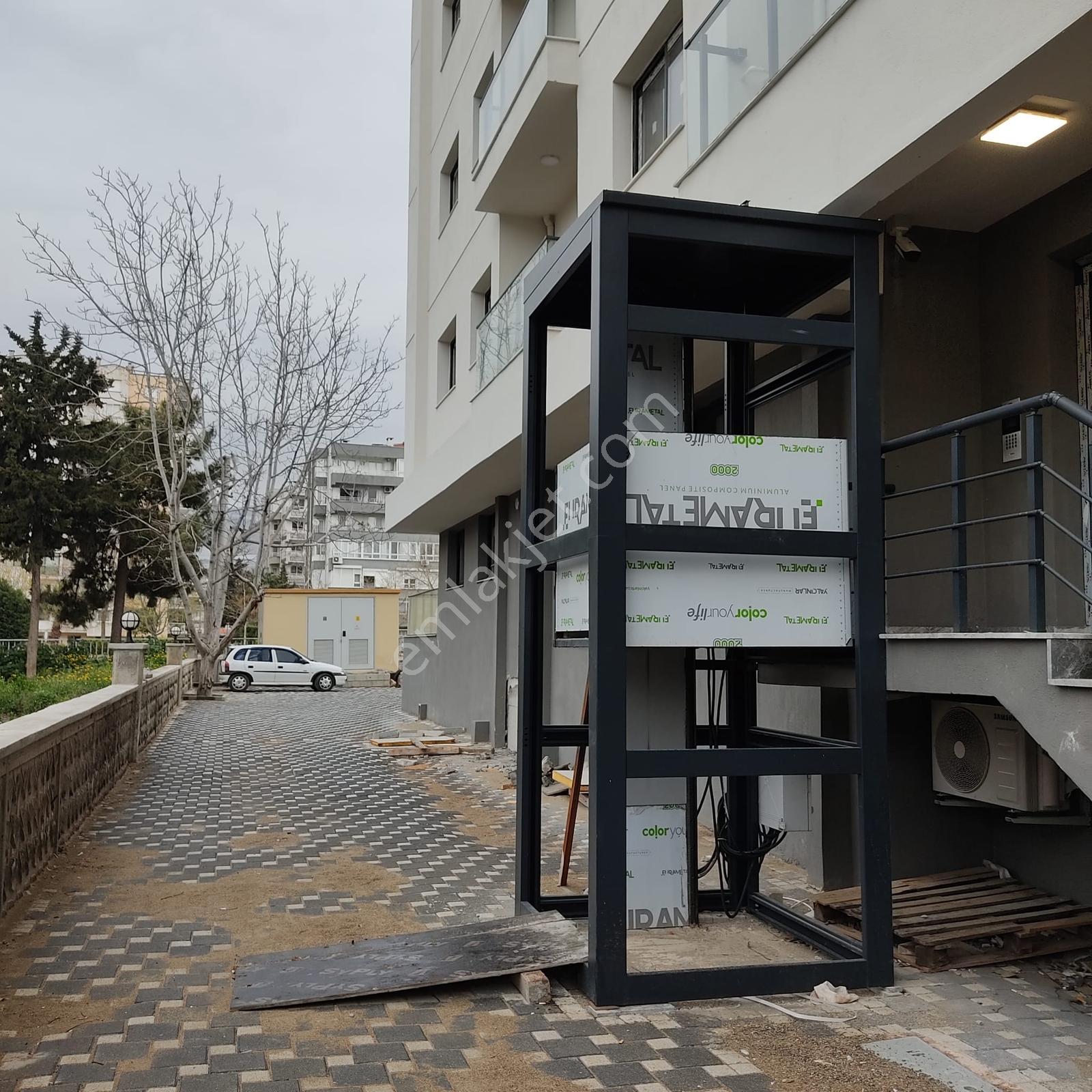 Bayraklı ,adalet Mahallesi'nde Satılık 1+1 Sıfır Daire — fotoğraf 5