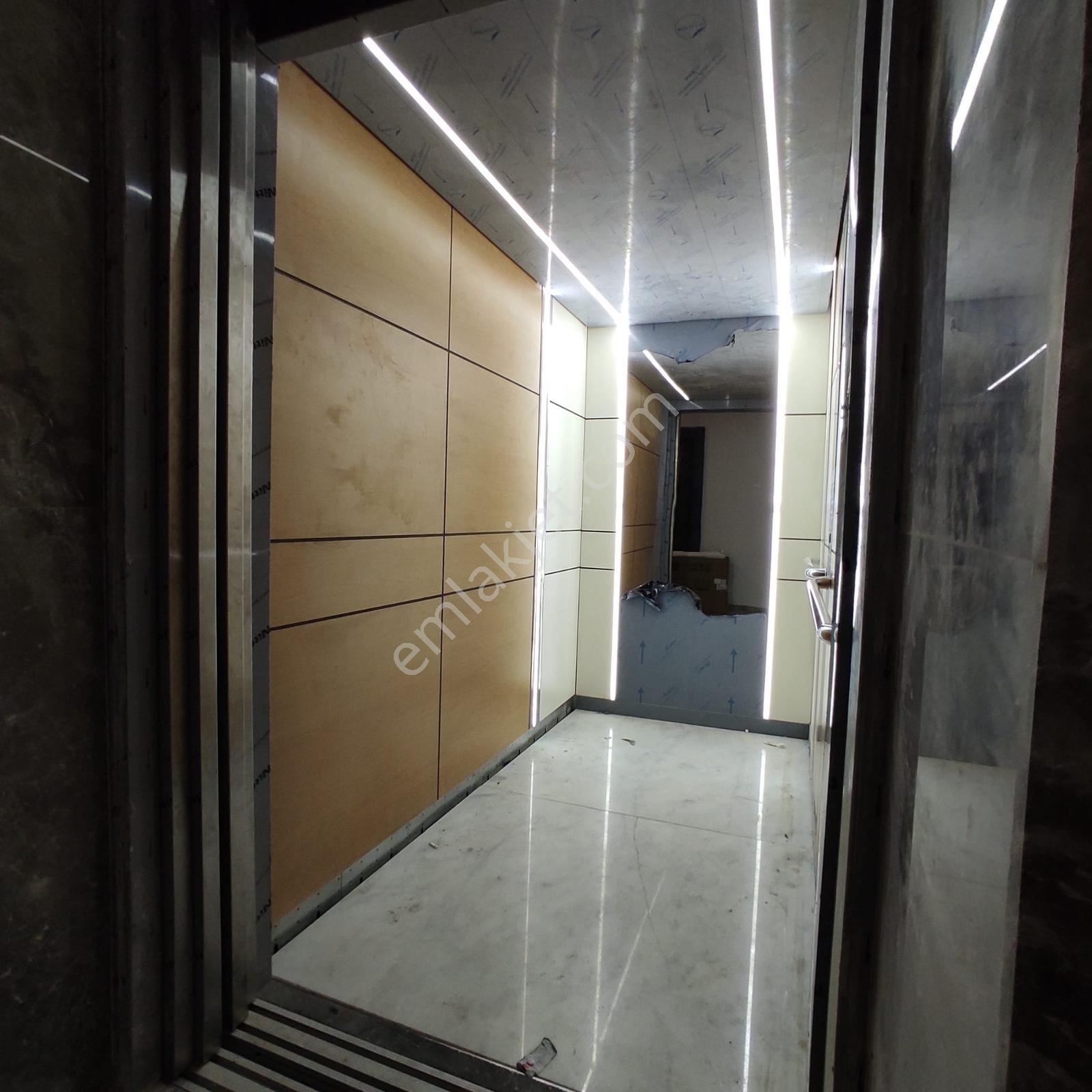 Bayraklı ,adalet Mahallesi'nde Satılık 1+1 Sıfır Daire — fotoğraf 6
