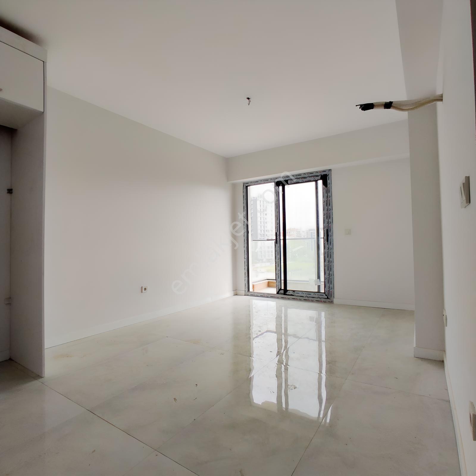 Bayraklı ,adalet Mahallesi'nde Satılık 1+1 Sıfır Daire — fotoğraf 11