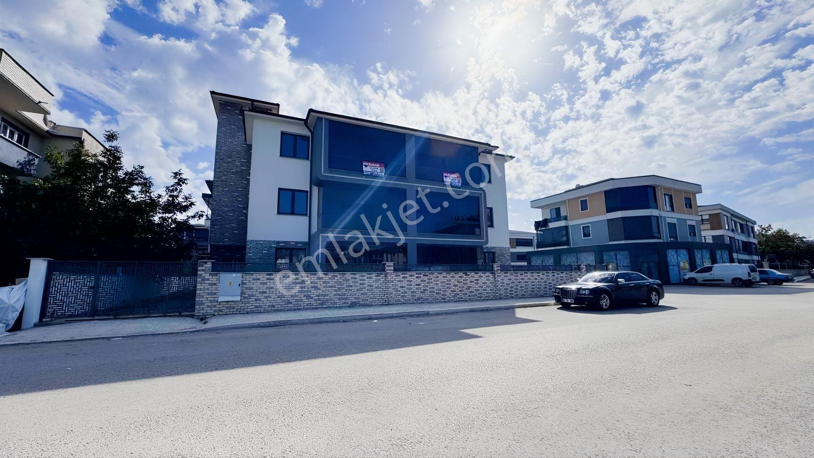 Remax Motto Nilüfer Toka'dan 5+1 İkiz Tripleks Villalar — fotoğraf 2